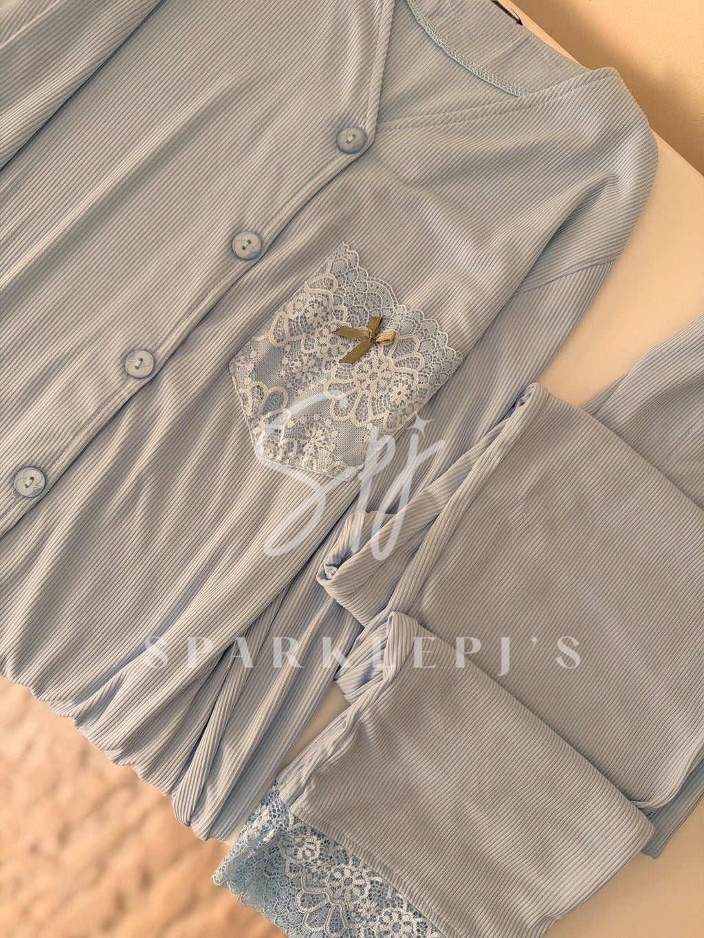 Soft lace pajamas