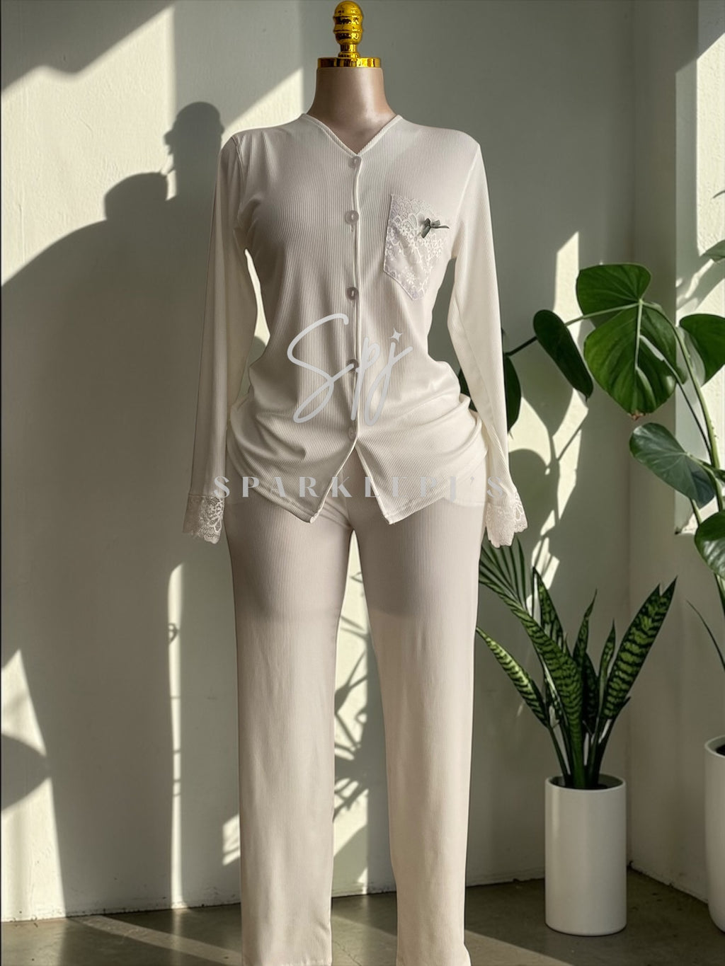 Soft lace pajamas