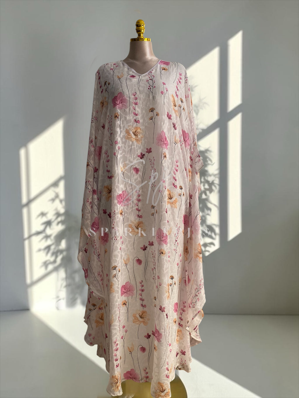 Soft Blossom Kaftan