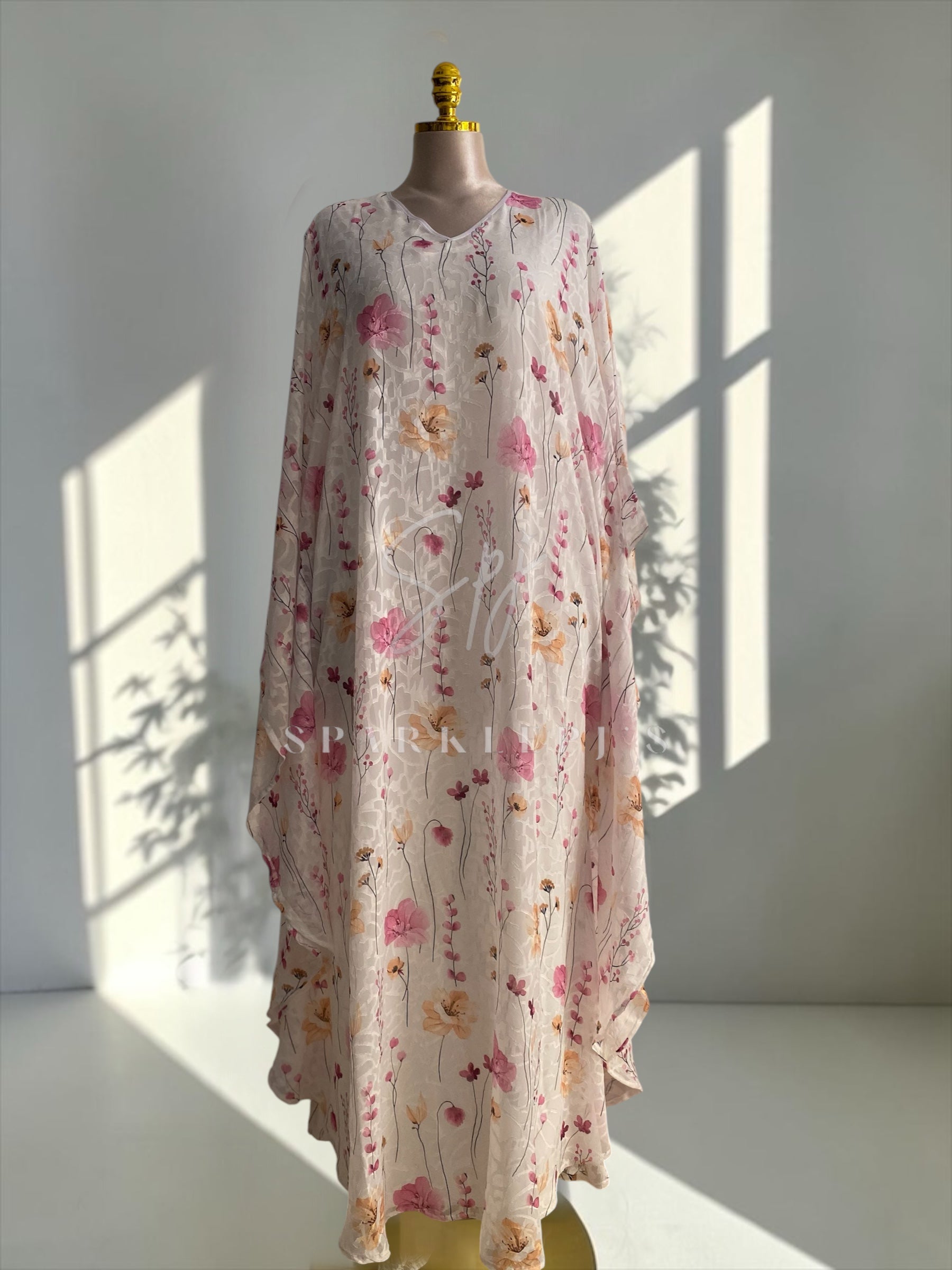 Soft Blossom Kaftan