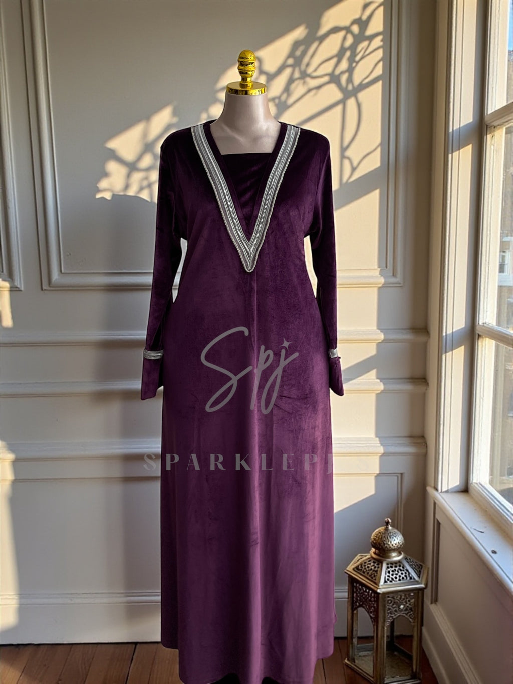 Queen’s Aura Evening Gown