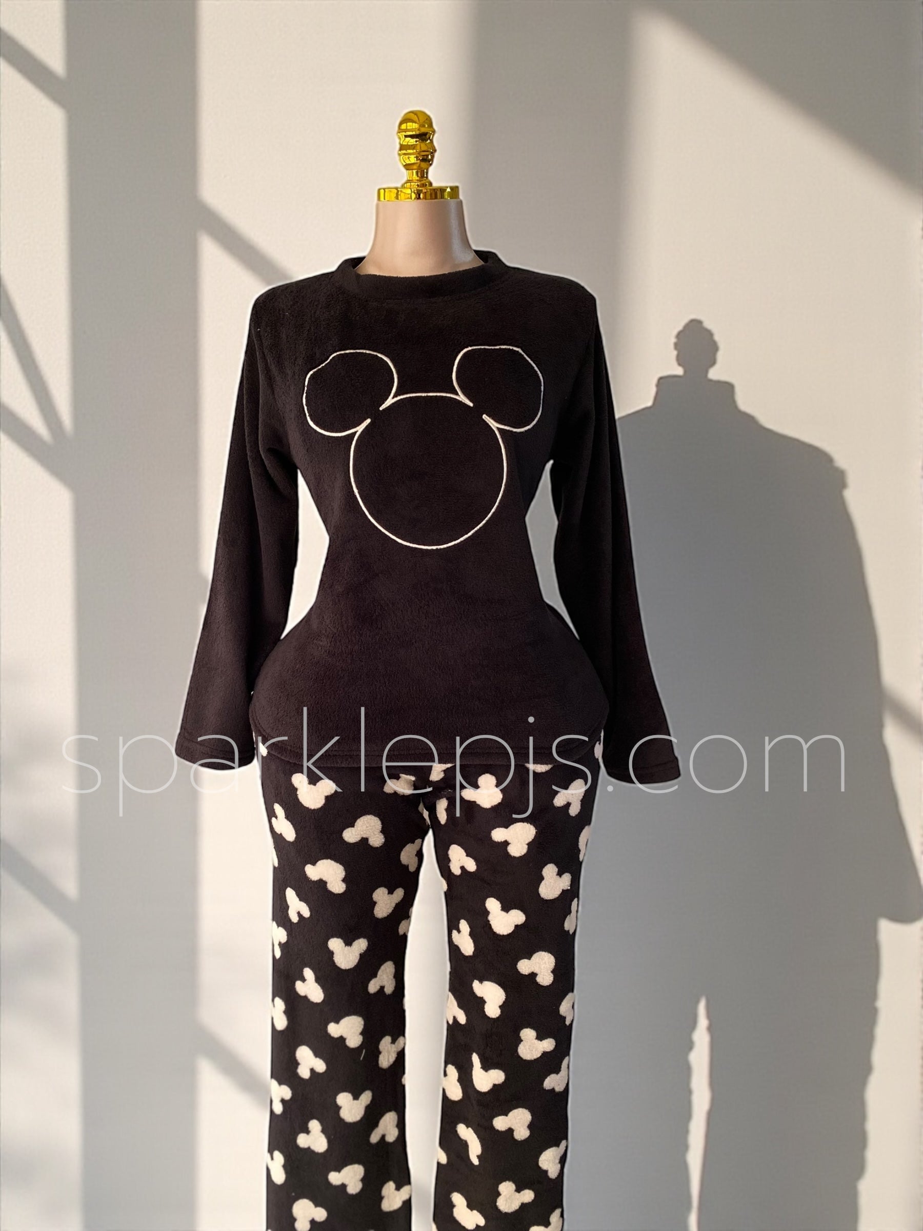 Mickey's Signature Snuggle