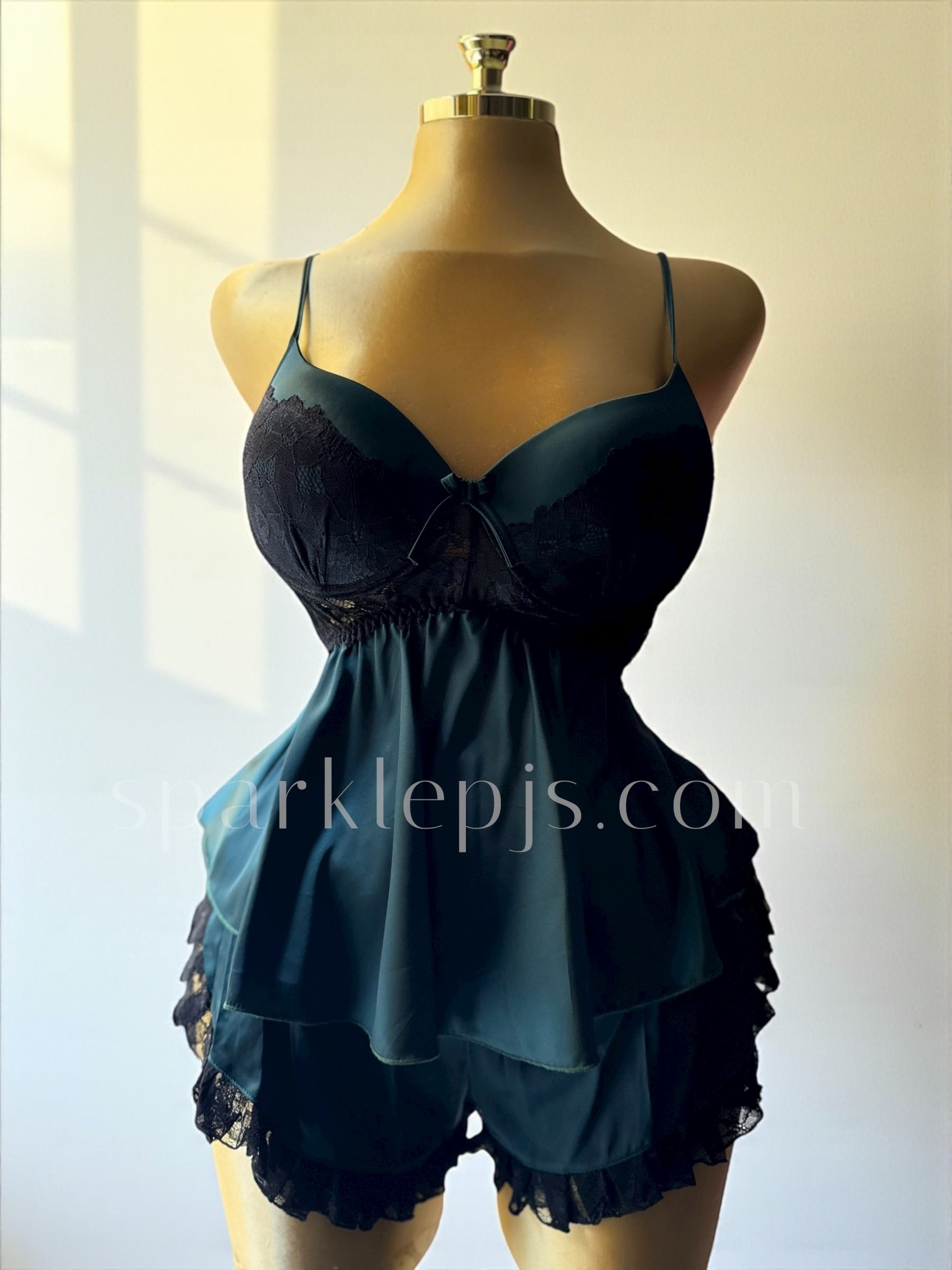 “Dark Rose Desire”