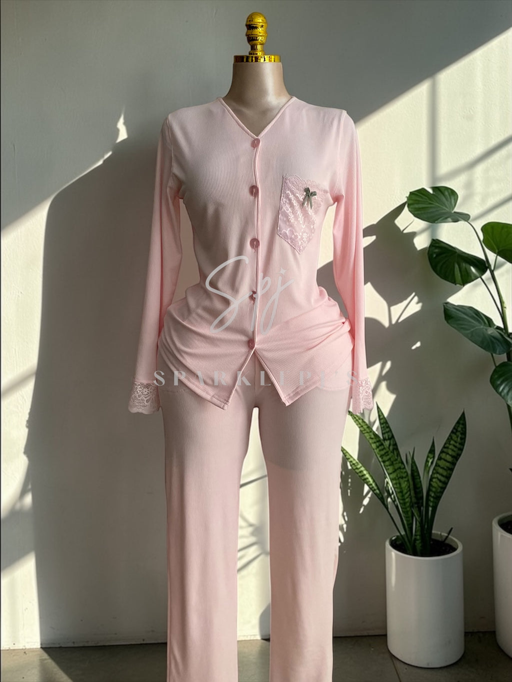 Soft lace pajamas