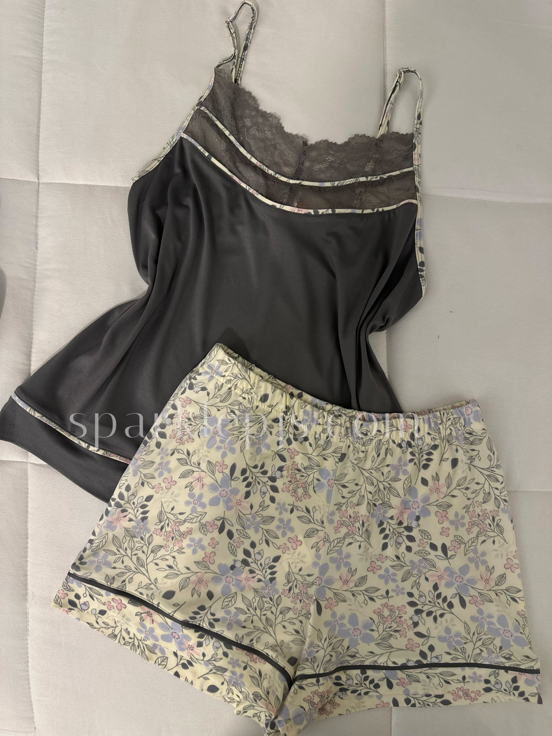 “Floral Temptation”