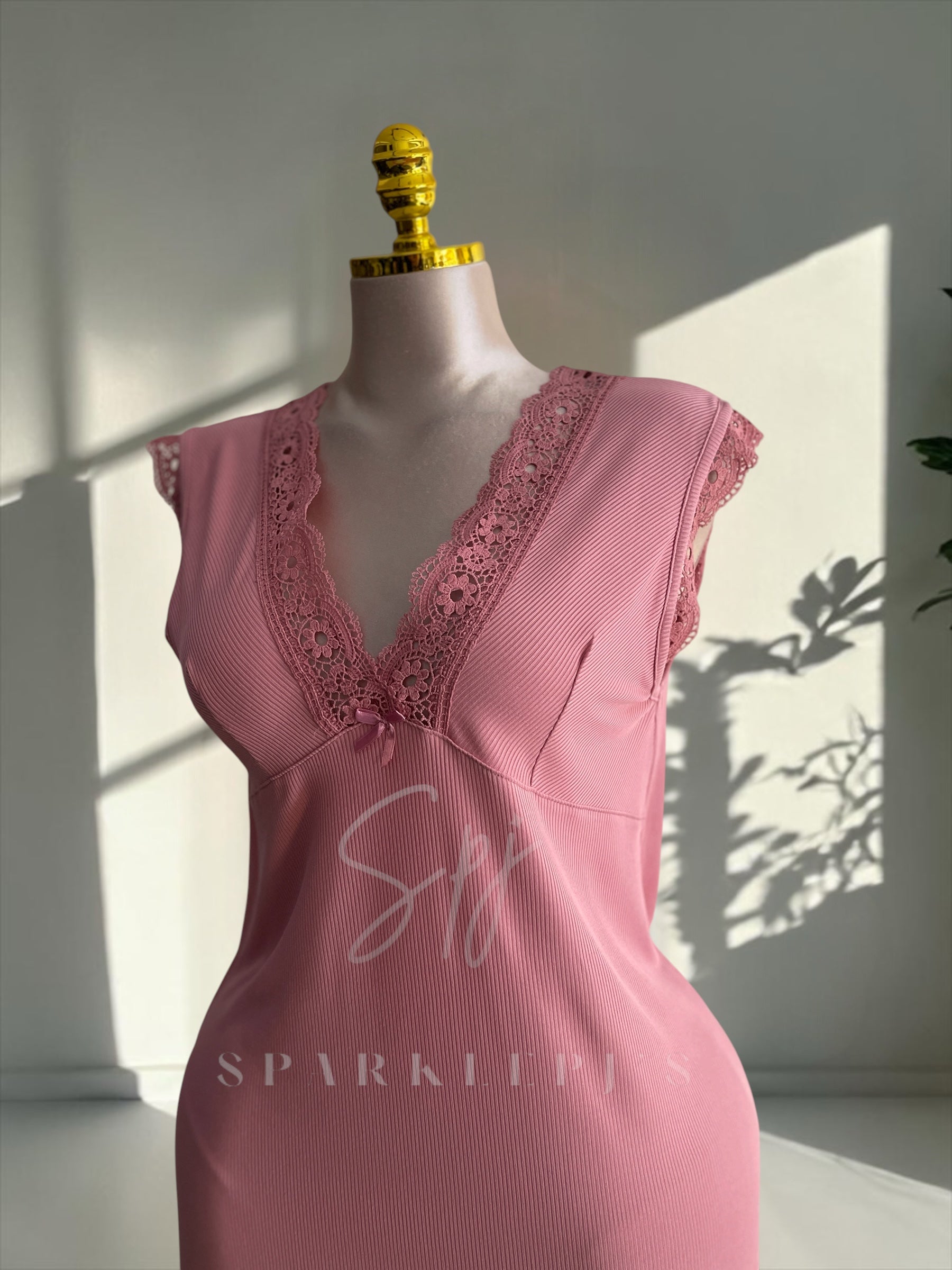 Feminine Lace Nightdress