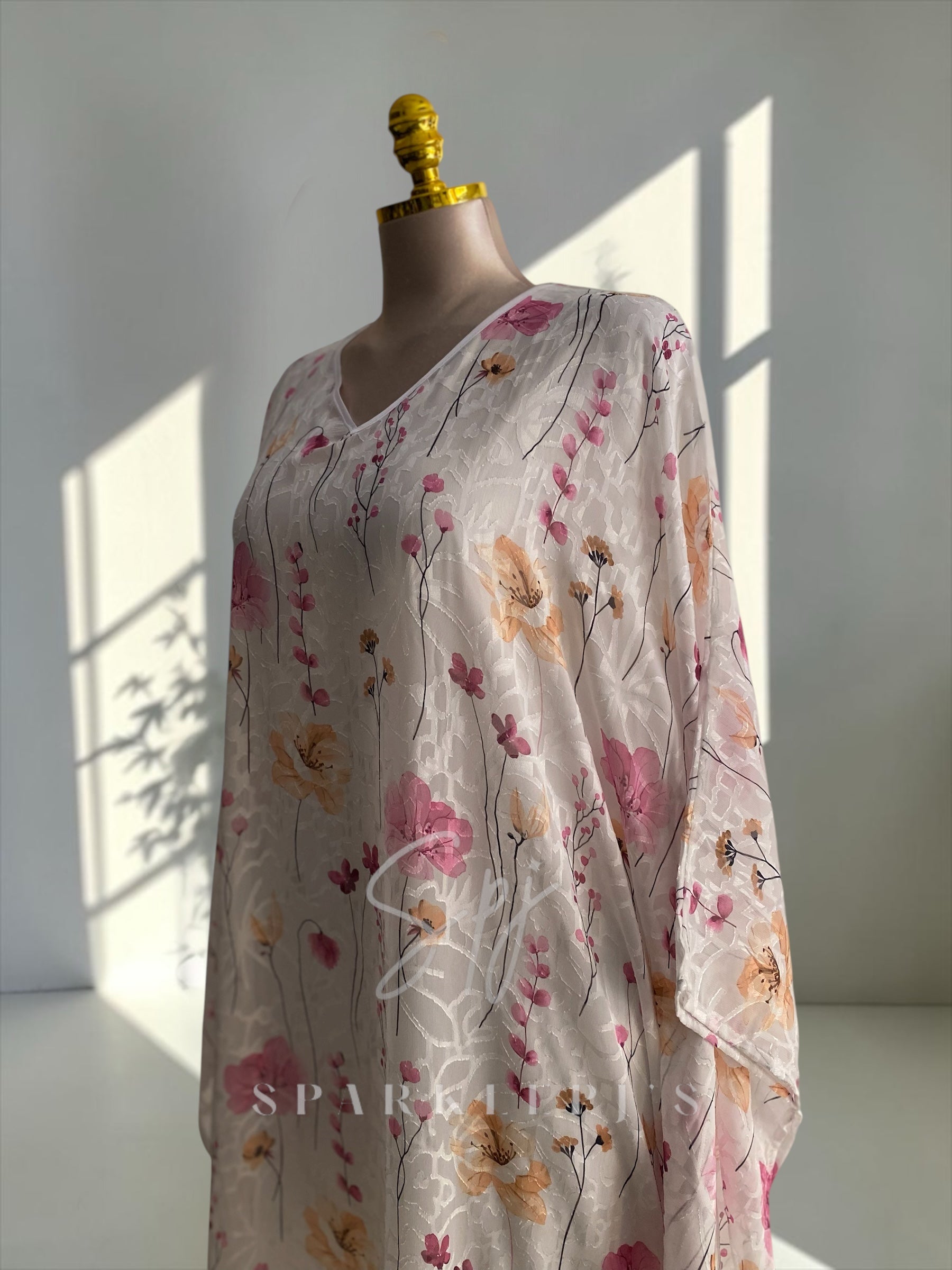 Soft Blossom Kaftan