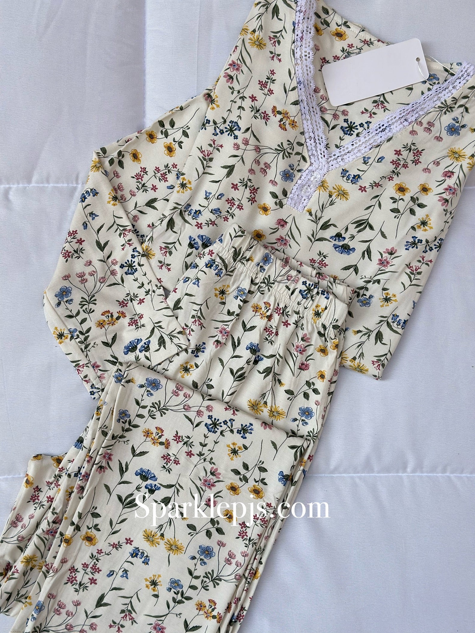 Vintage blossom nightwear