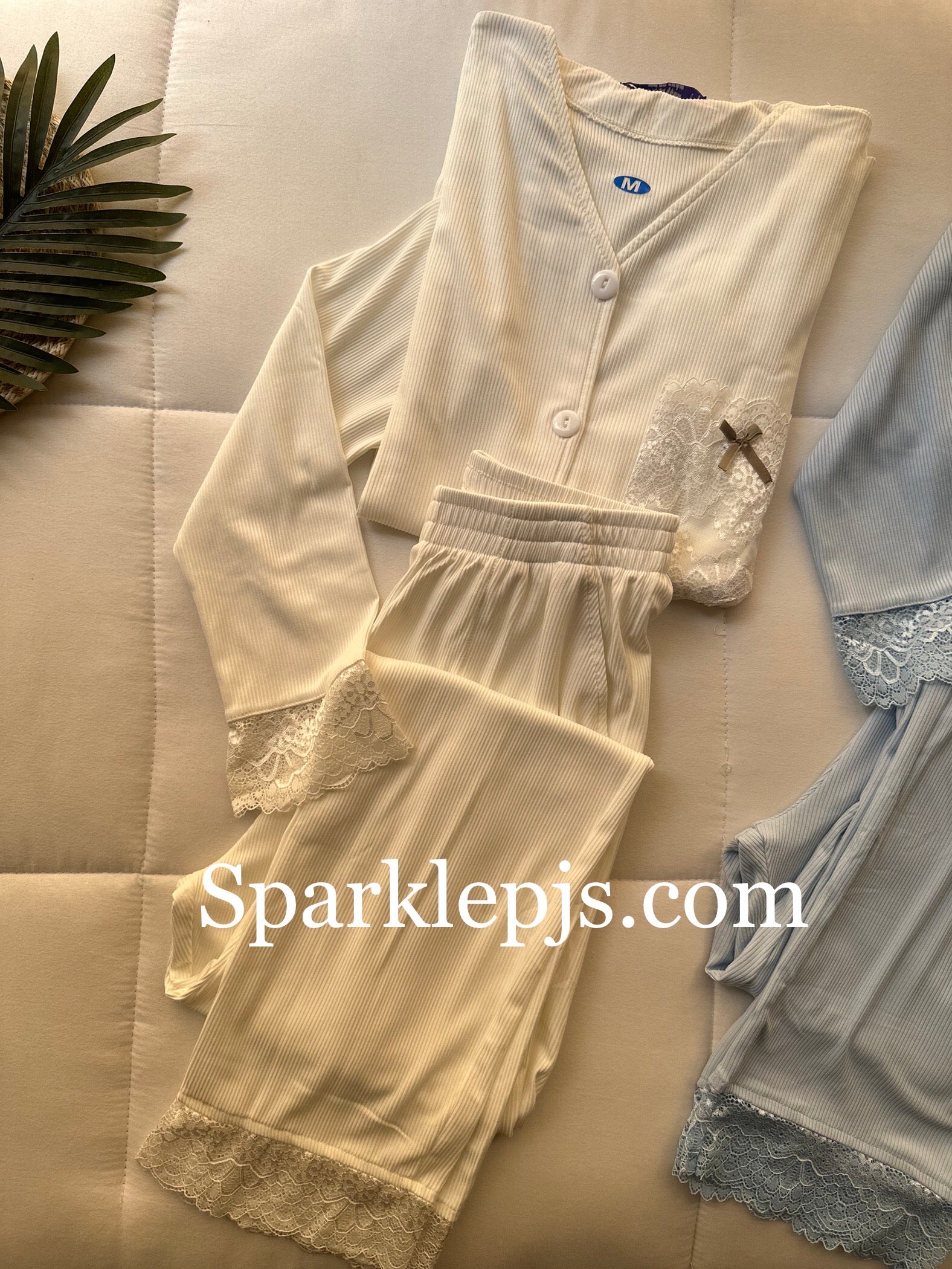 Soft lace pajamas