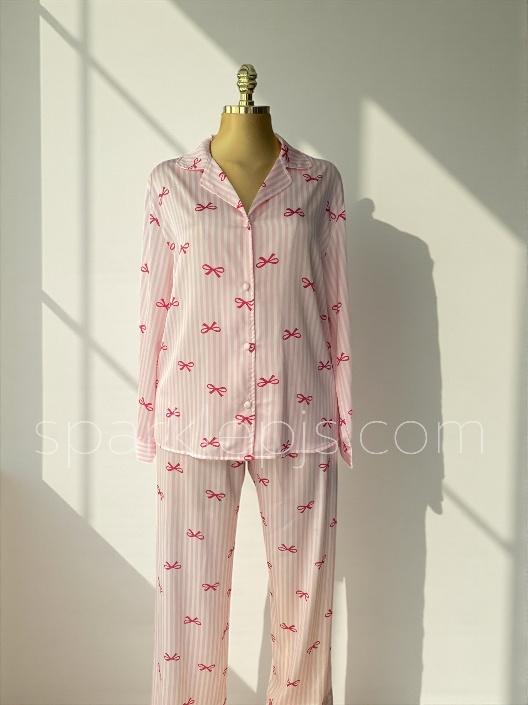 The Signature Pink Bow Notch Collar