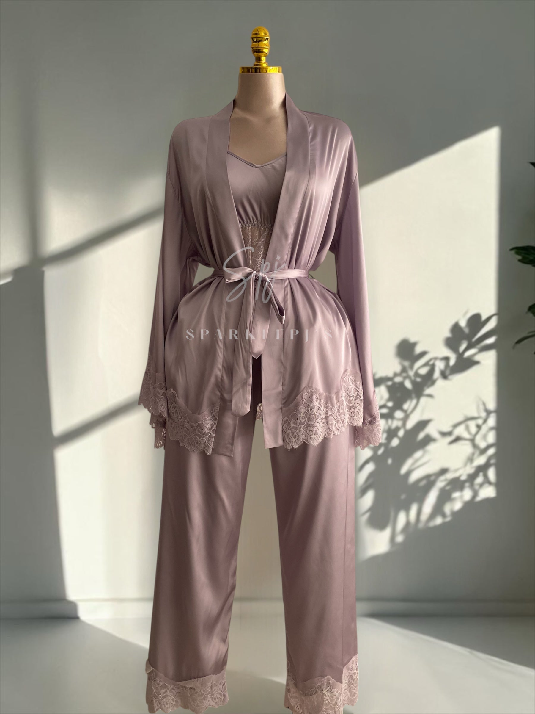 Elegant Lace 4-Piece Satin Set