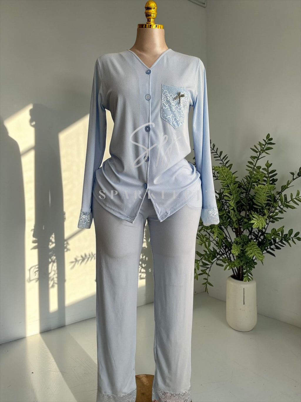 Soft lace pajamas