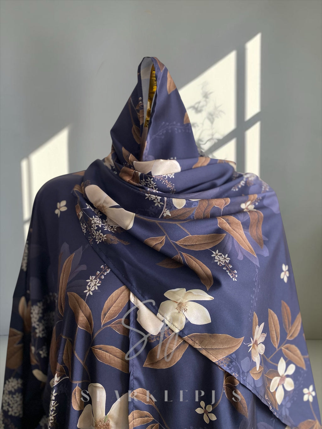 Satin Floral Isdal