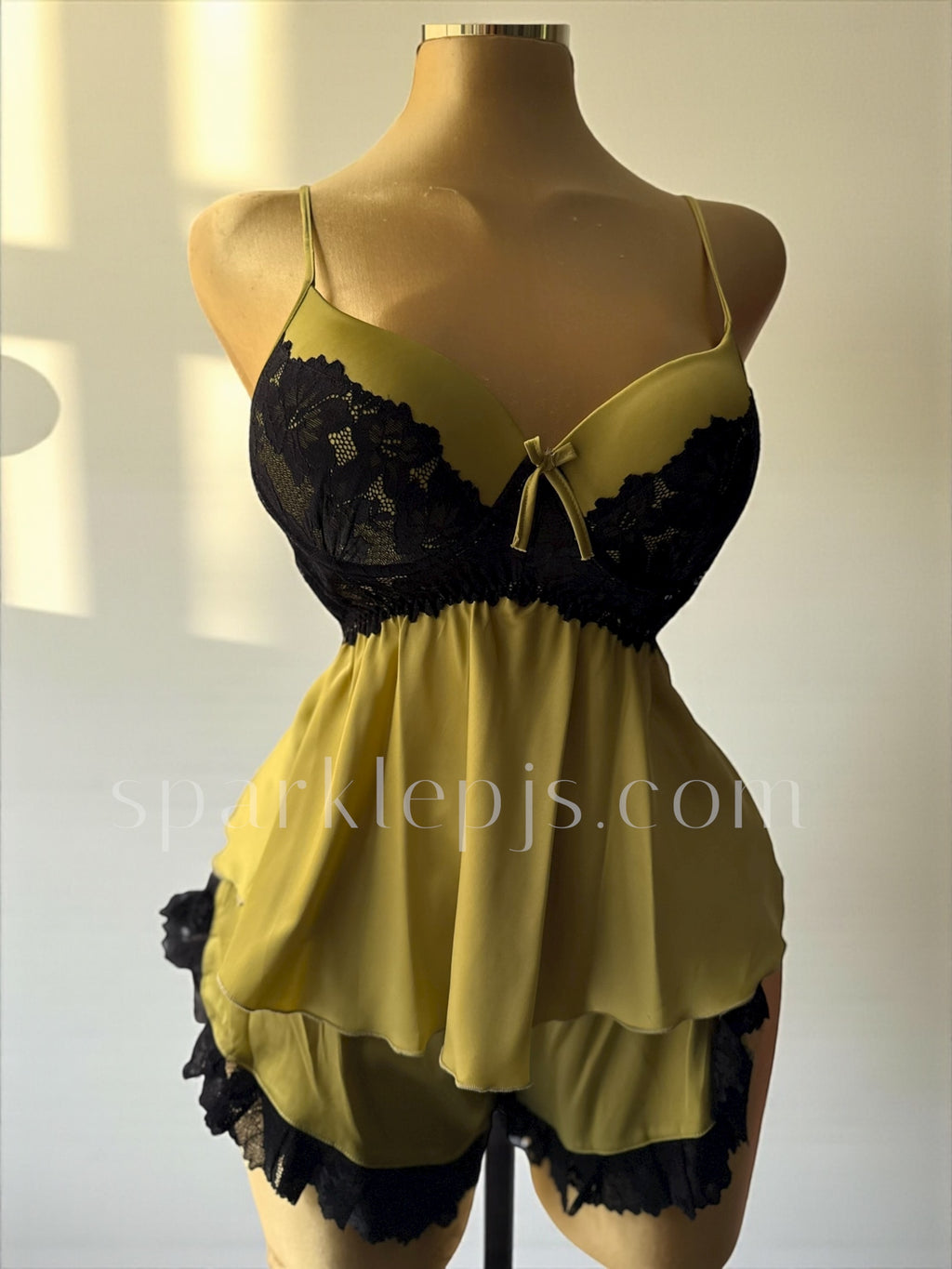 “Dark Rose Desire”