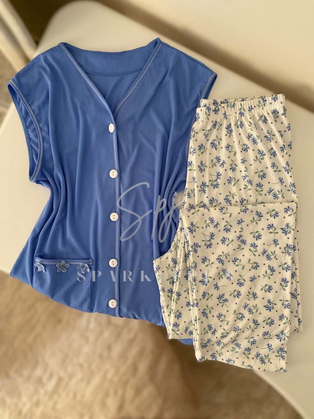 Floral Button Cozy Set