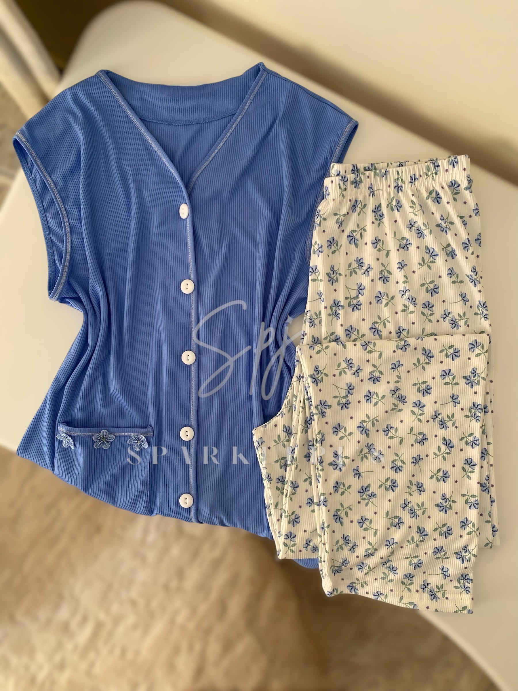 Floral Button Cozy Set