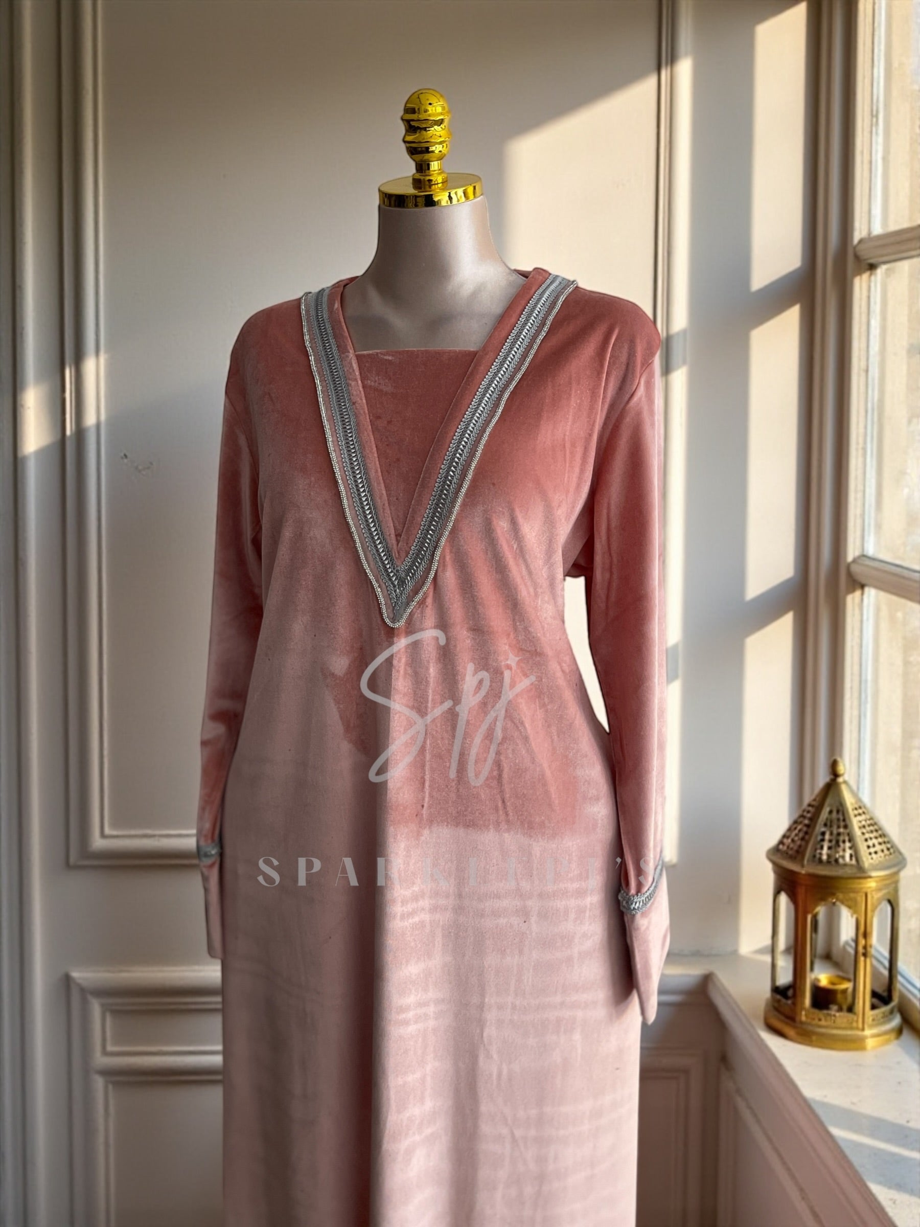 Queen’s Aura Evening Gown