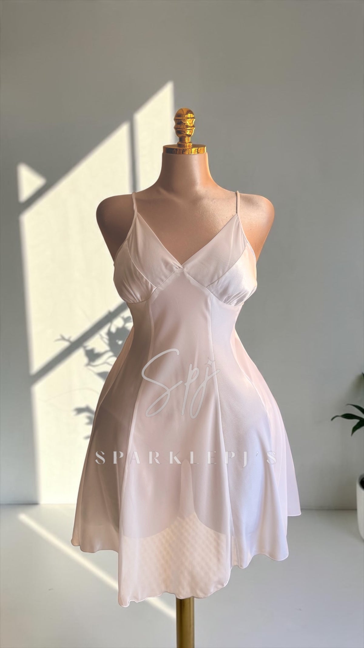 Satin & Chiffon V-Neck Nightwear