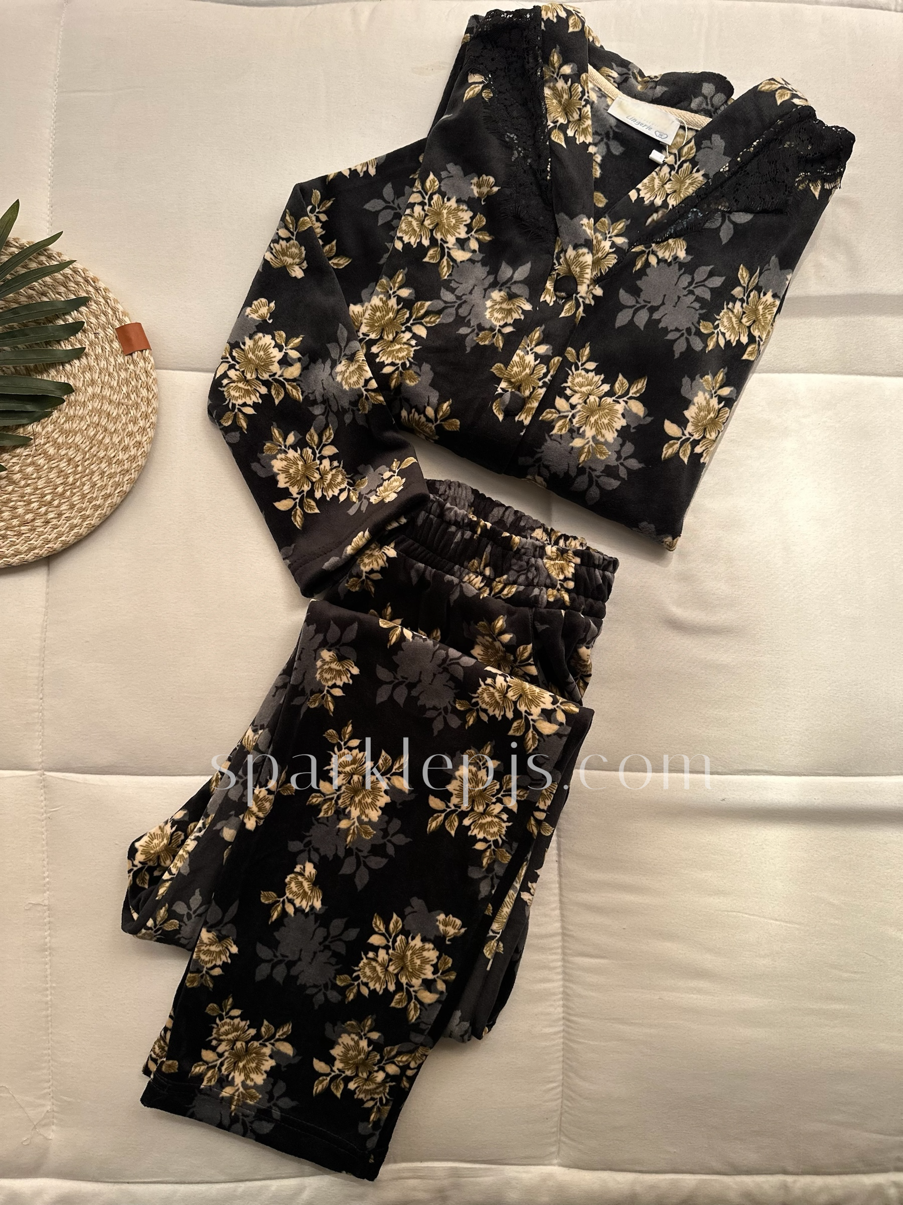 Golden Bloom Winter Set