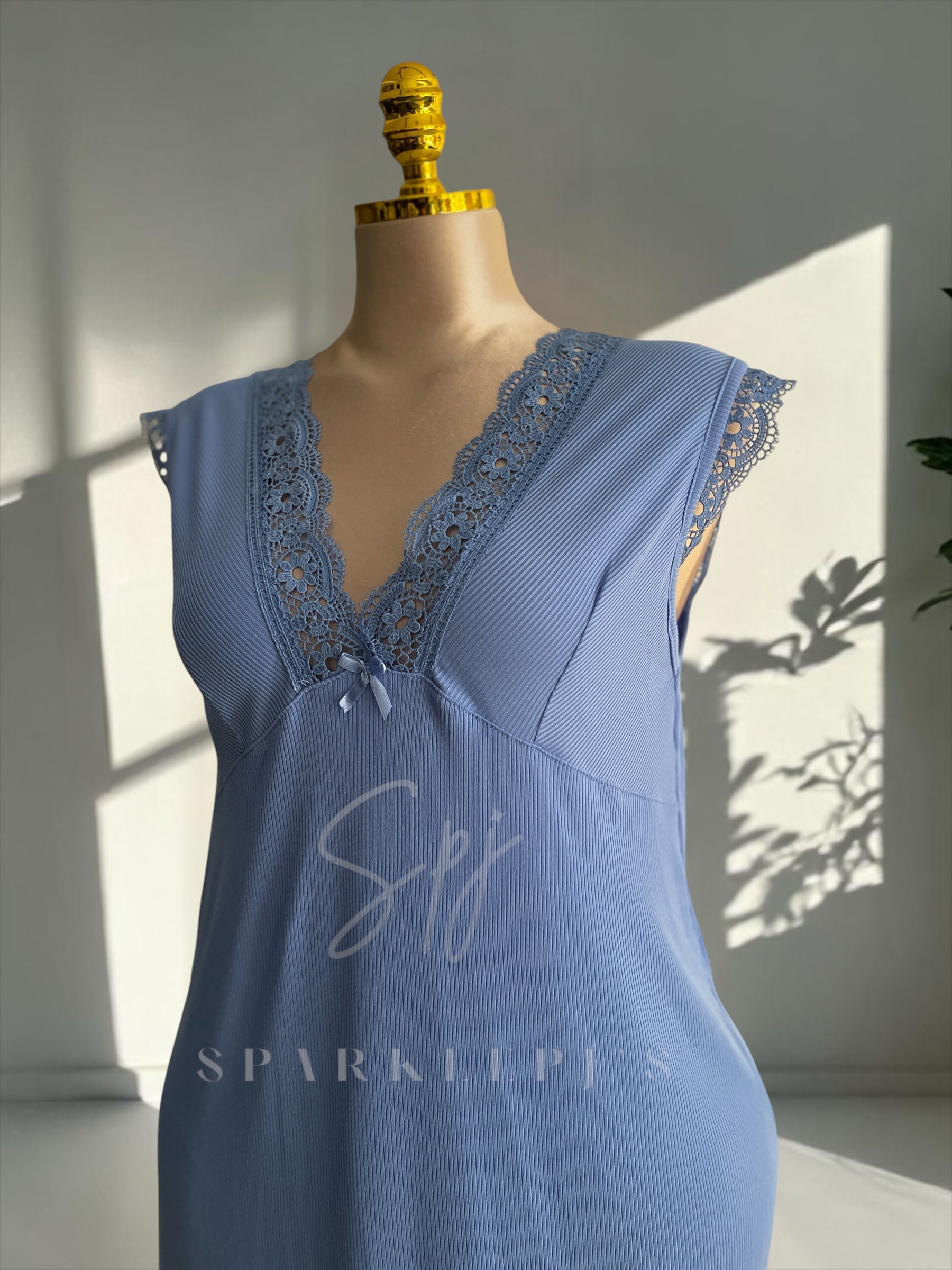 Feminine Lace Nightdress