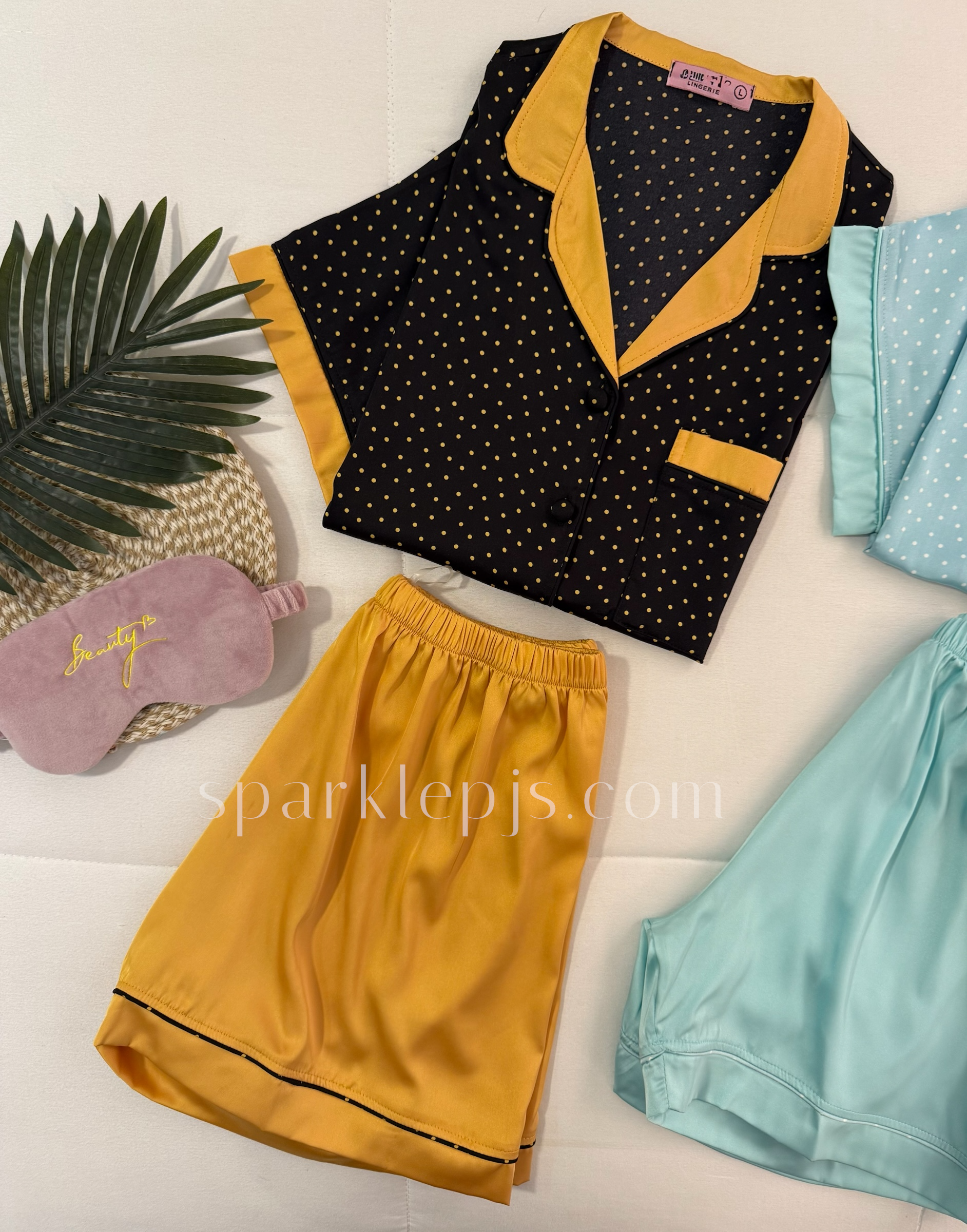 “Golden Dots Satin”