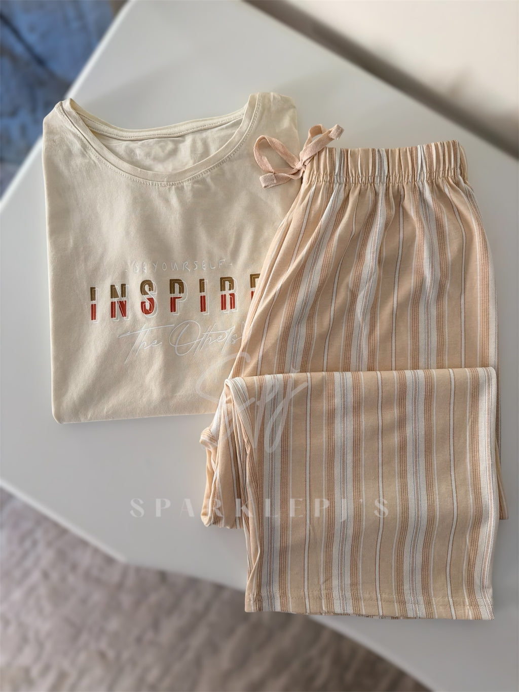 Soft Lines Capri Pajama Set (Short-Sleeve)
