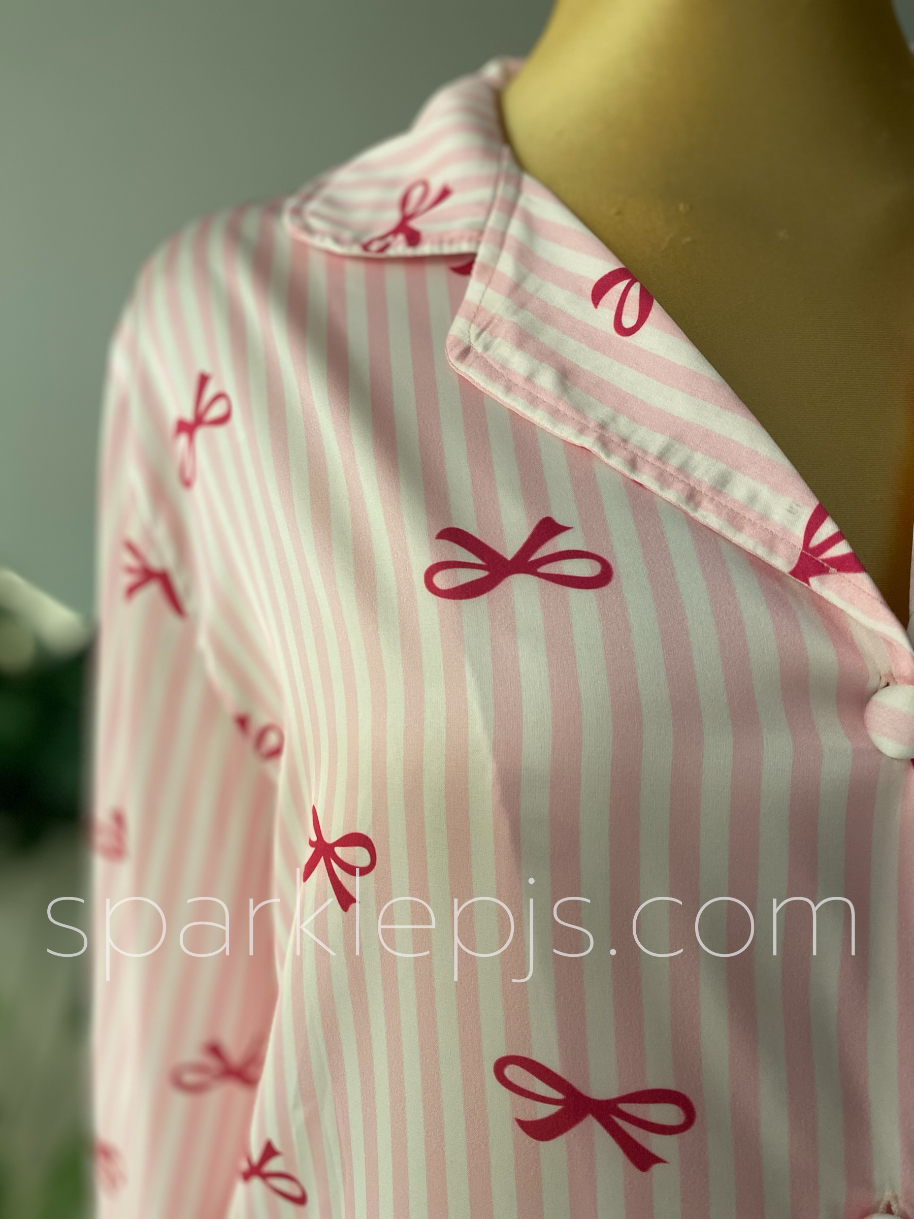 The Signature Pink Bow Notch Collar