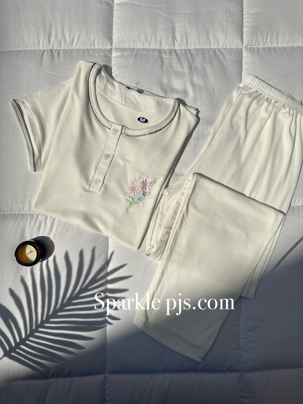 Plain pajama with flower