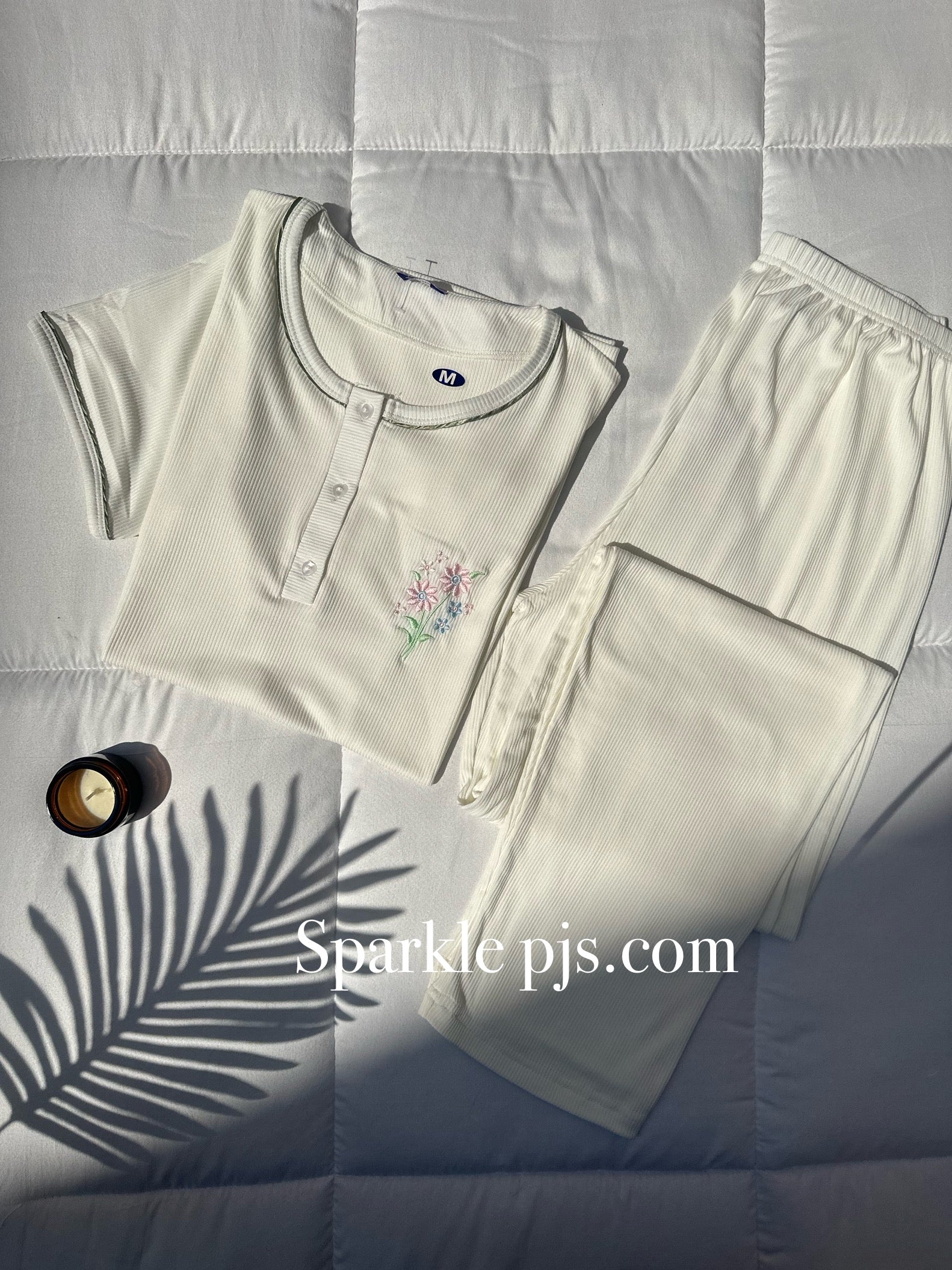 Plain pajama with flower