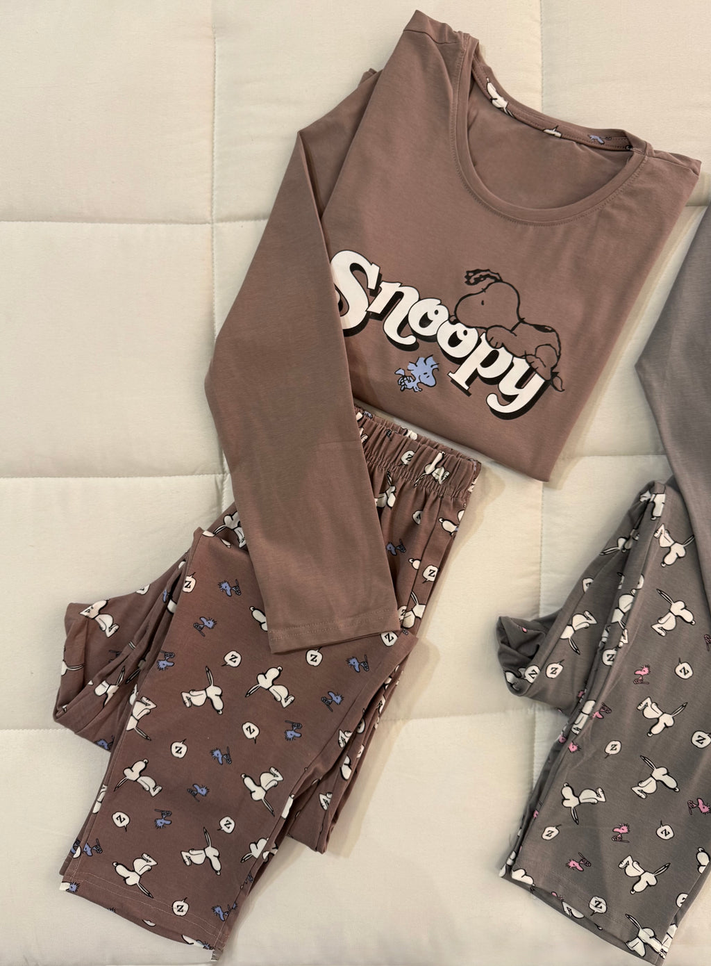 Full sleeved snoopy pjamas