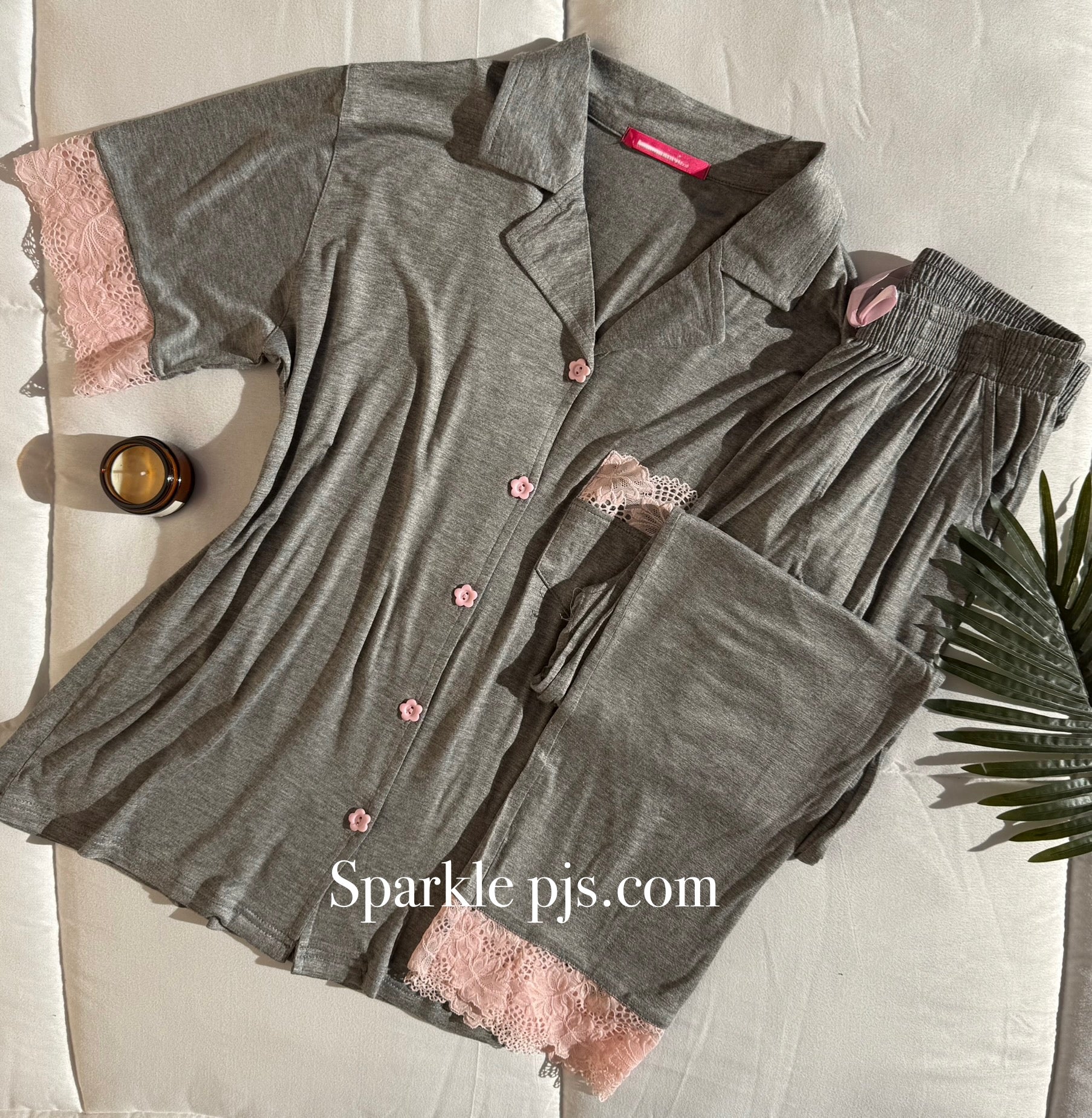 Pain lace pajamas