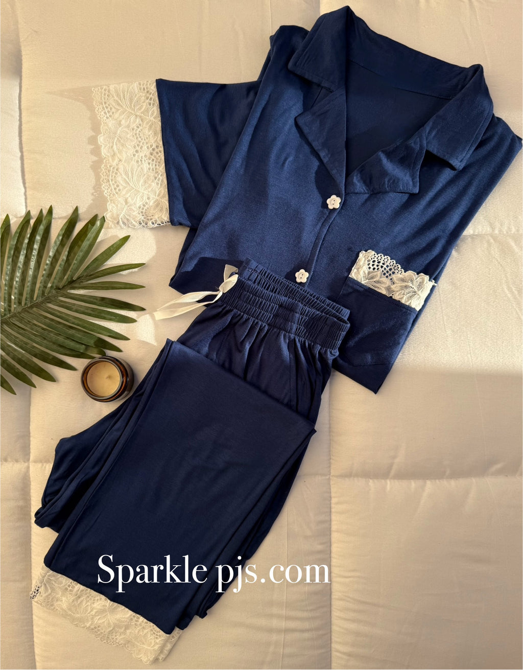 Pain lace pajamas