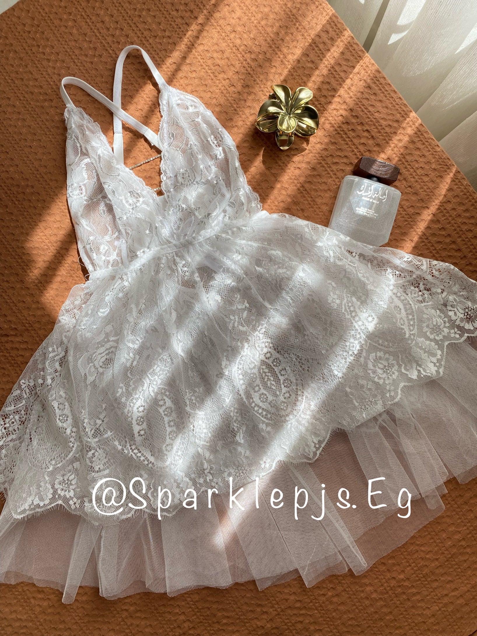 White dantel dress