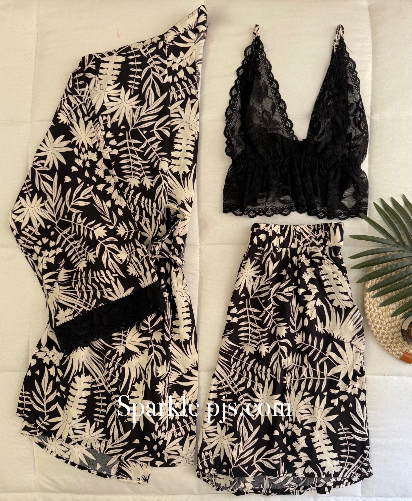 Palm Bliss Lace & Robe Sleep Set