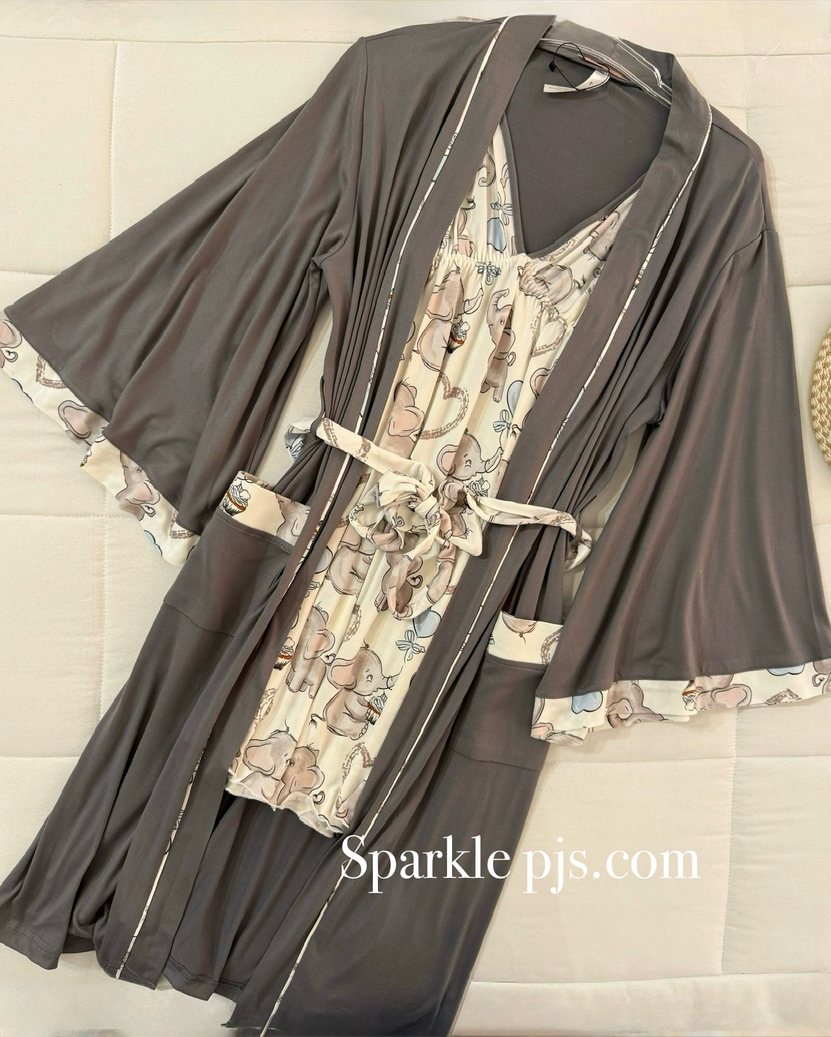 Elephant dream robe set