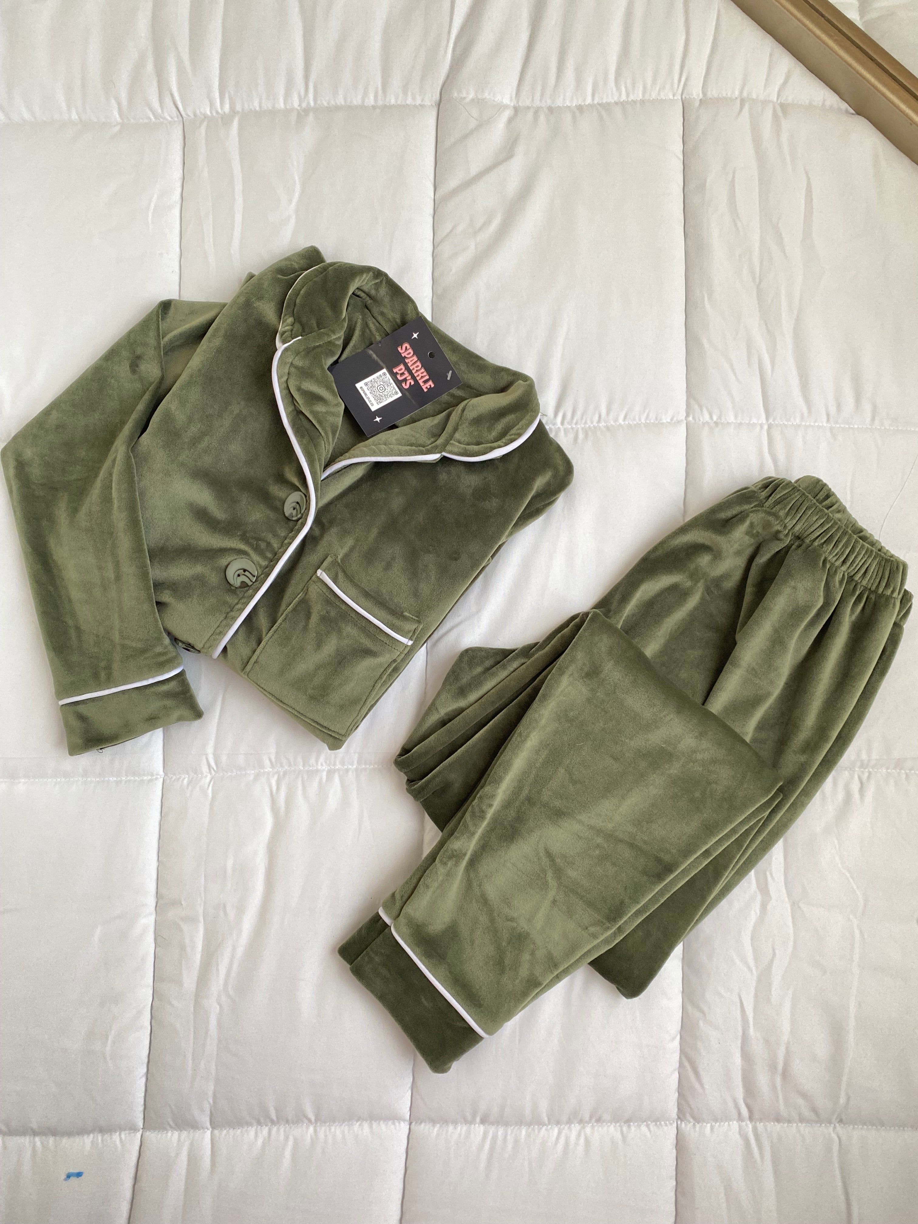 Classic buttoned pajama