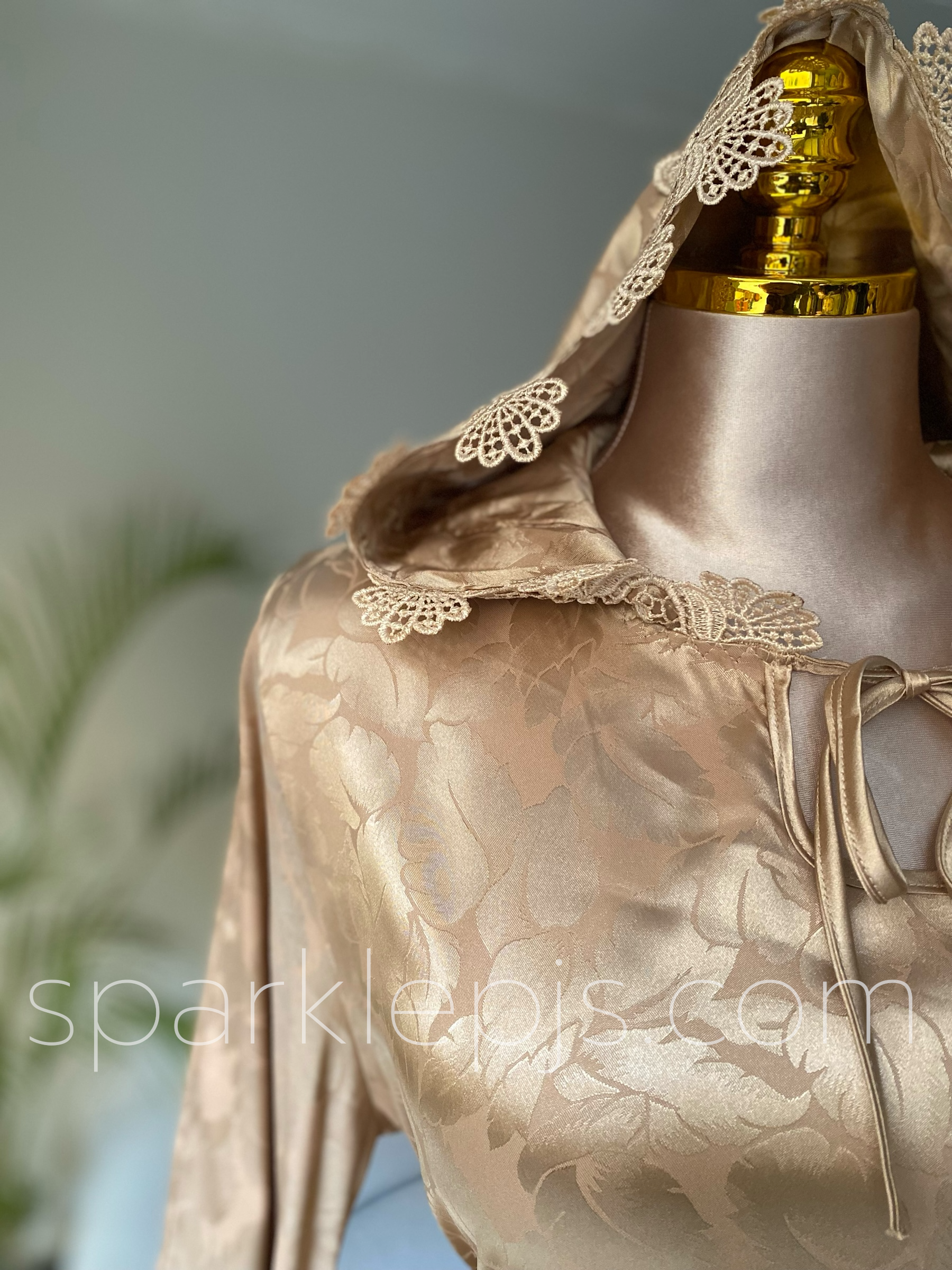 Satin Somnus Cloak