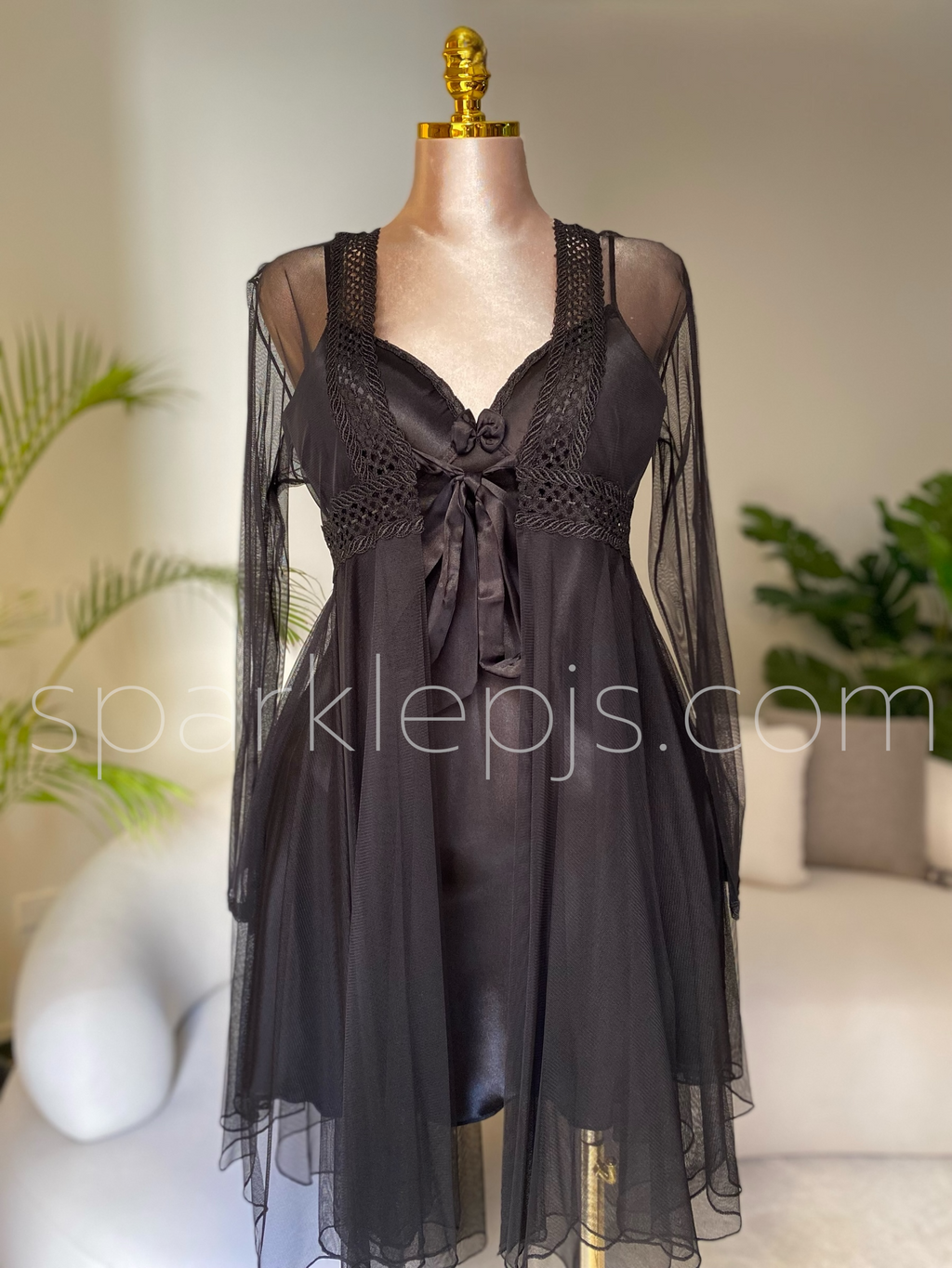 Raffia-Trimmed Dream