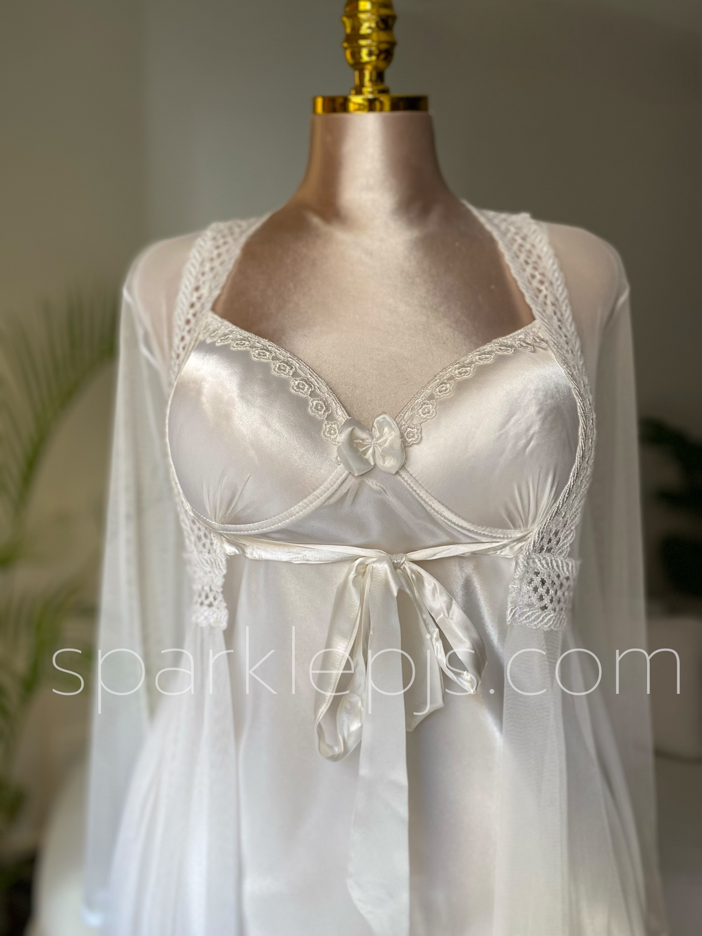 Raffia-Trimmed Dream