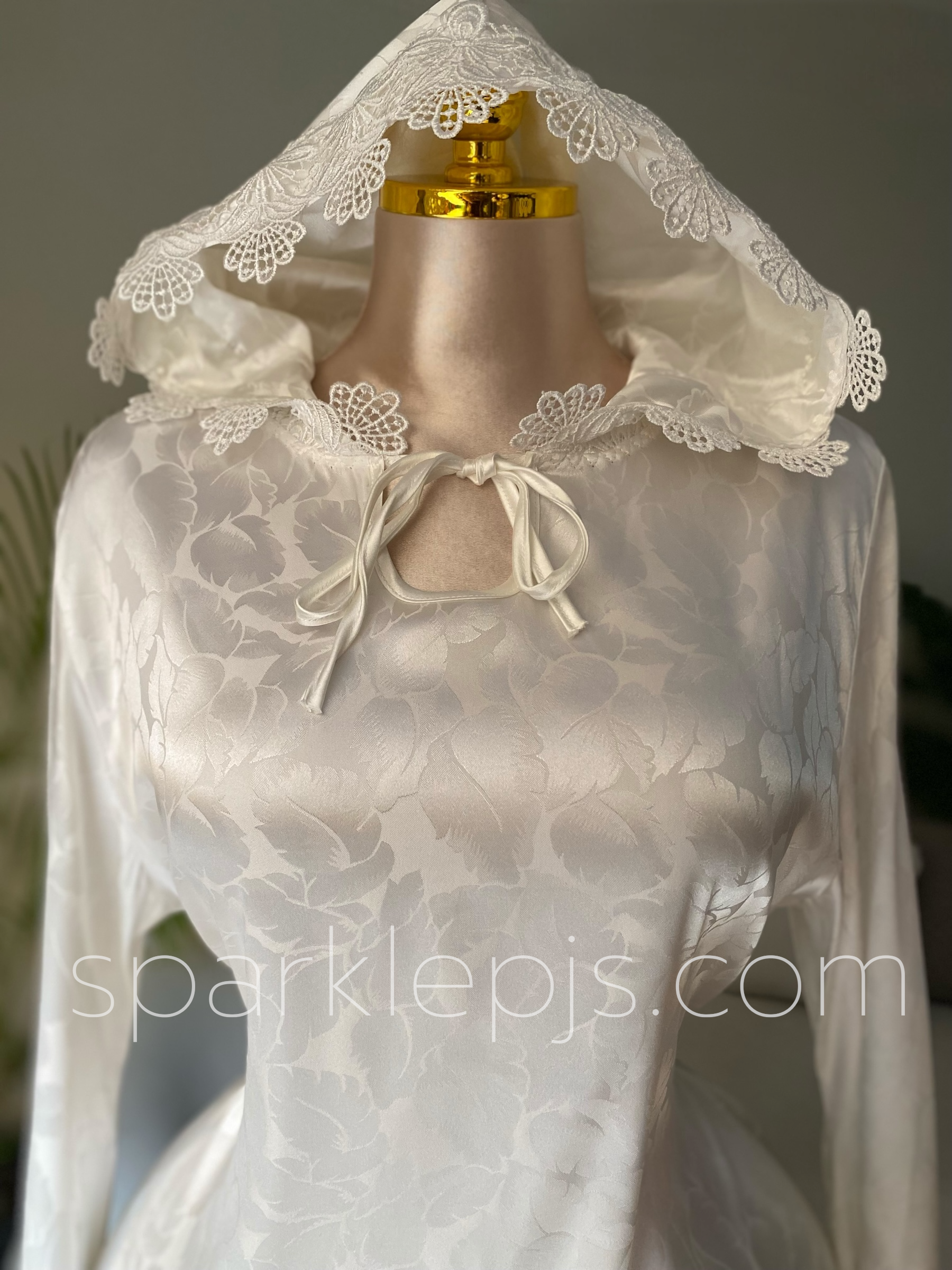 Satin Somnus Cloak
