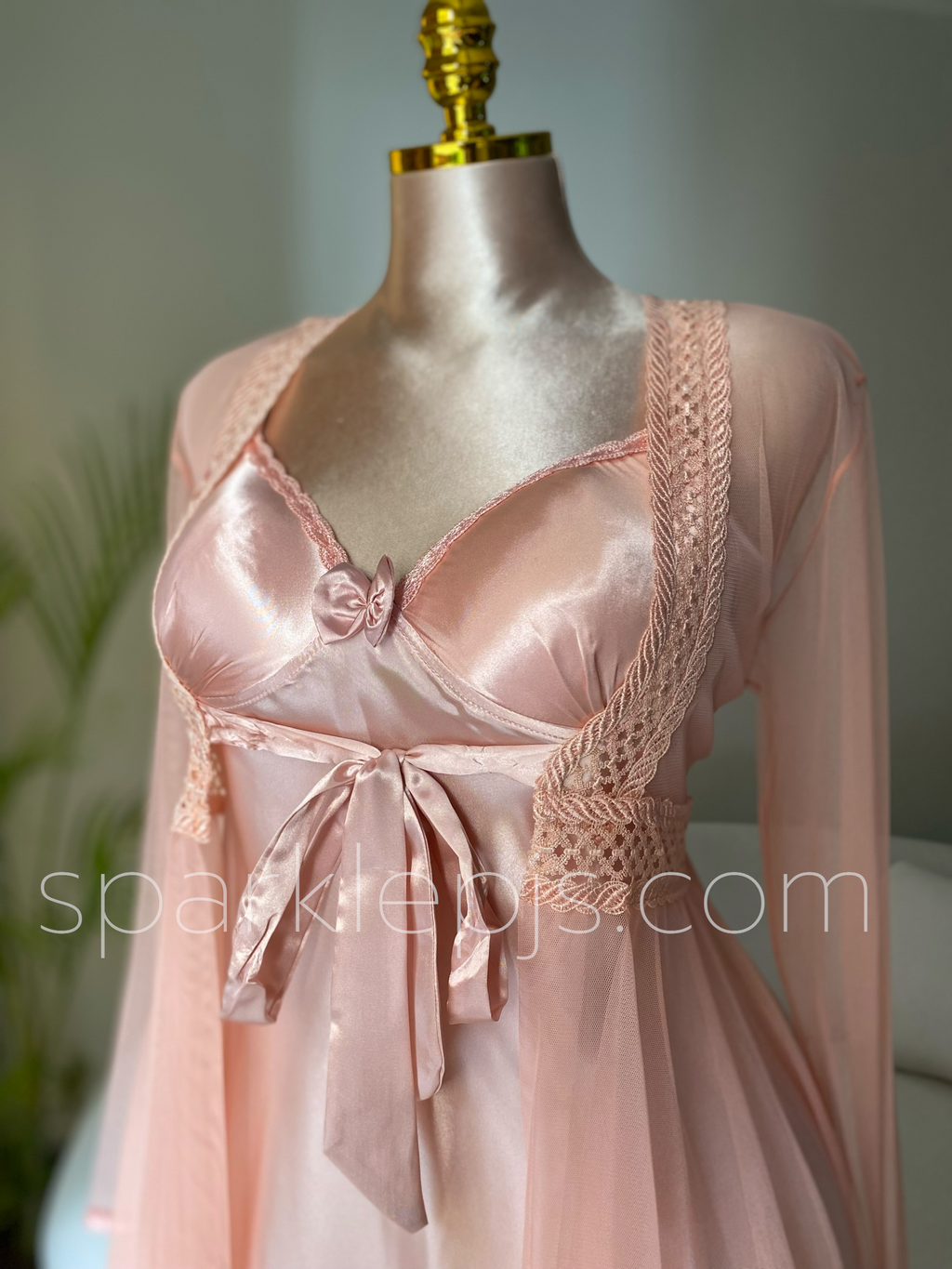 Raffia-Trimmed Dream