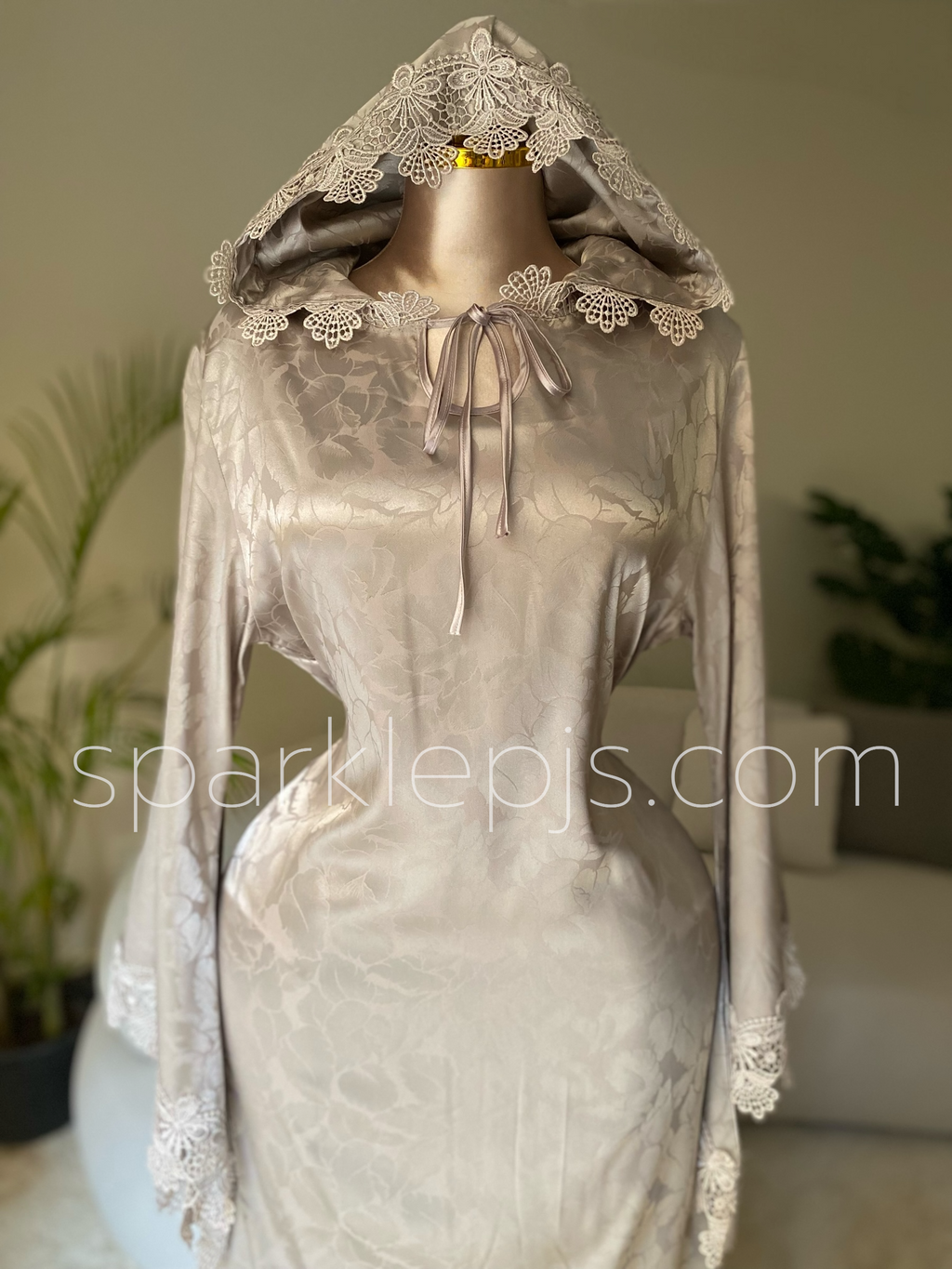 Satin Somnus Cloak