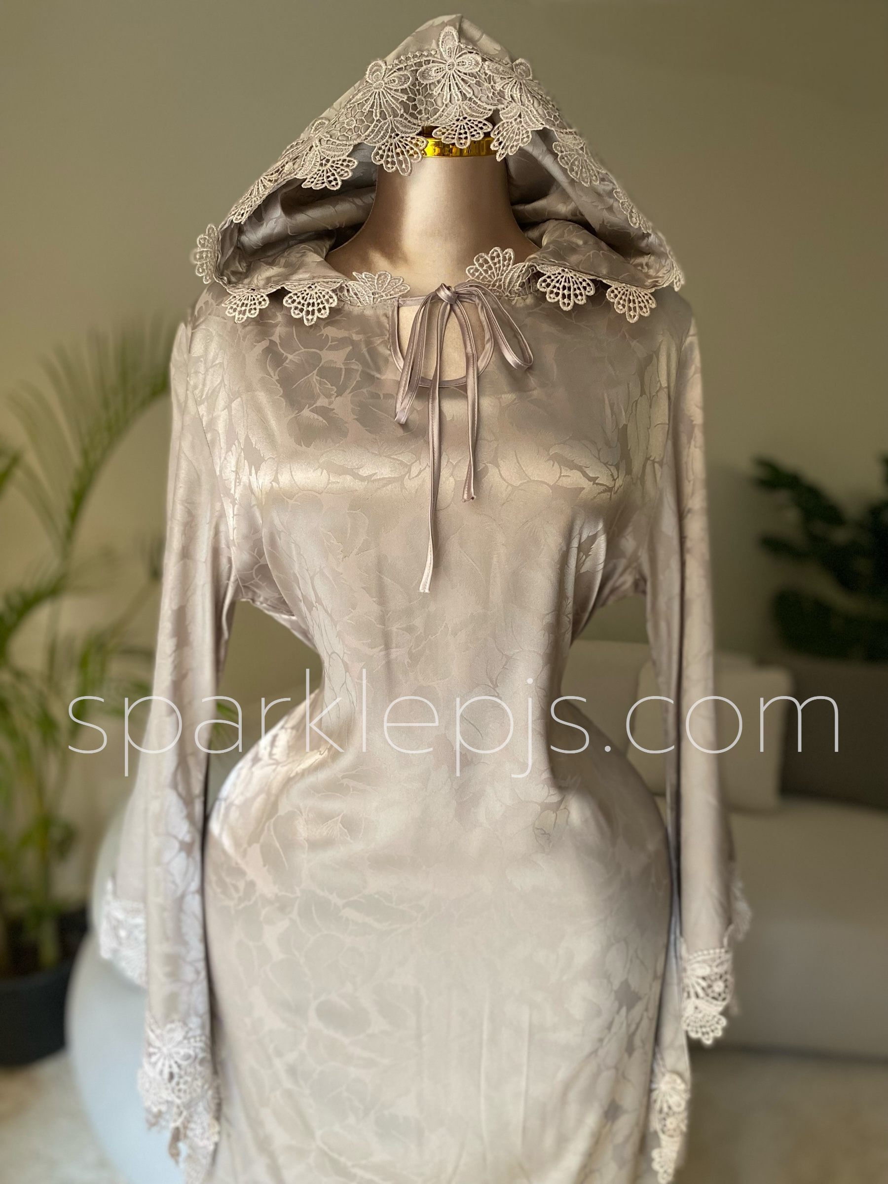 Satin Somnus Cloak