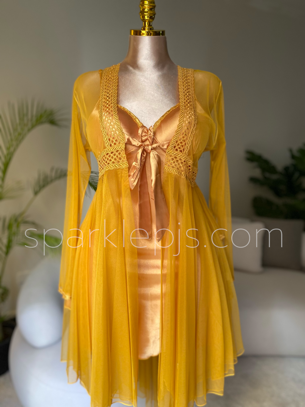 Raffia-Trimmed Dream