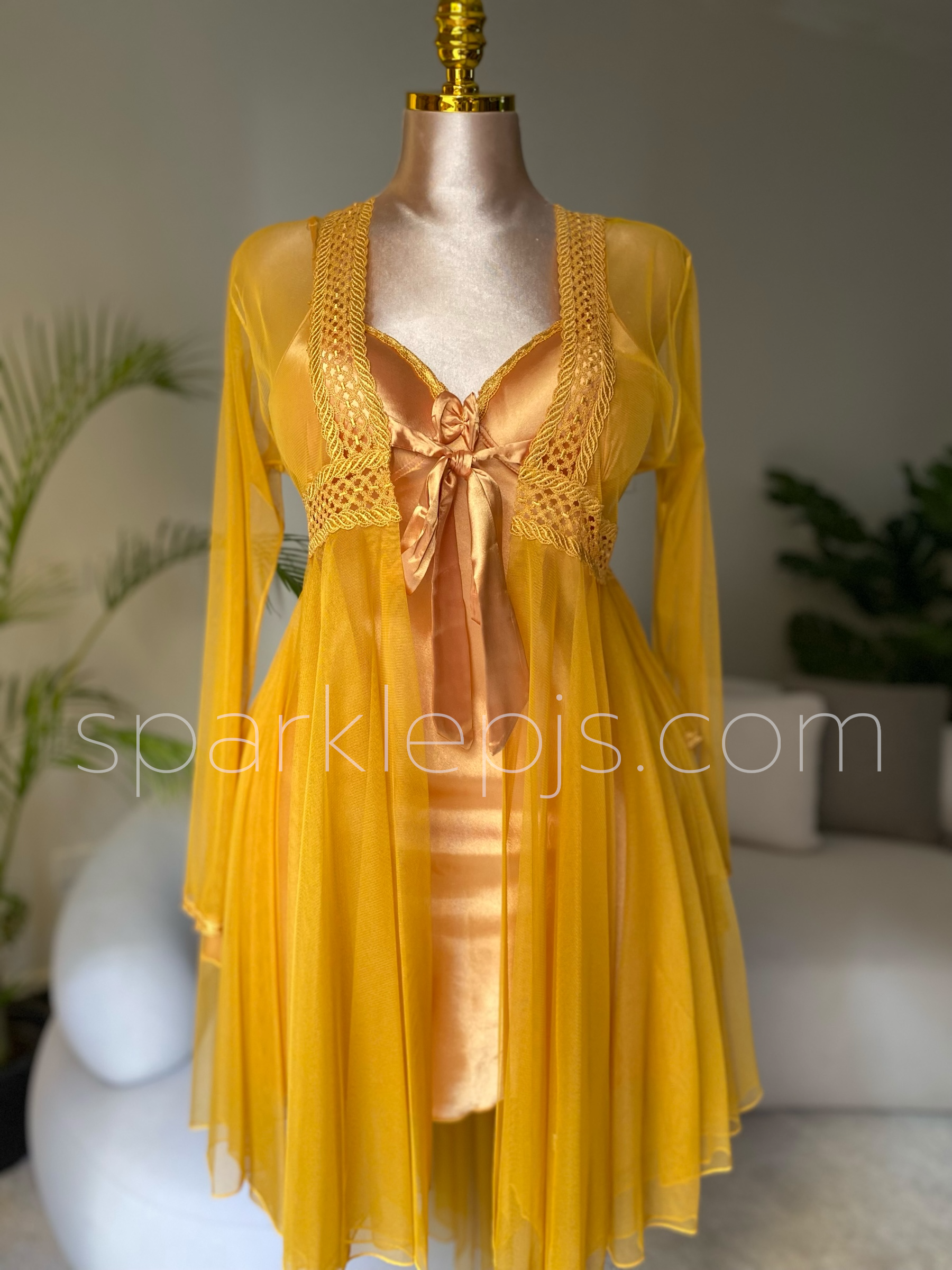 Raffia-Trimmed Dream