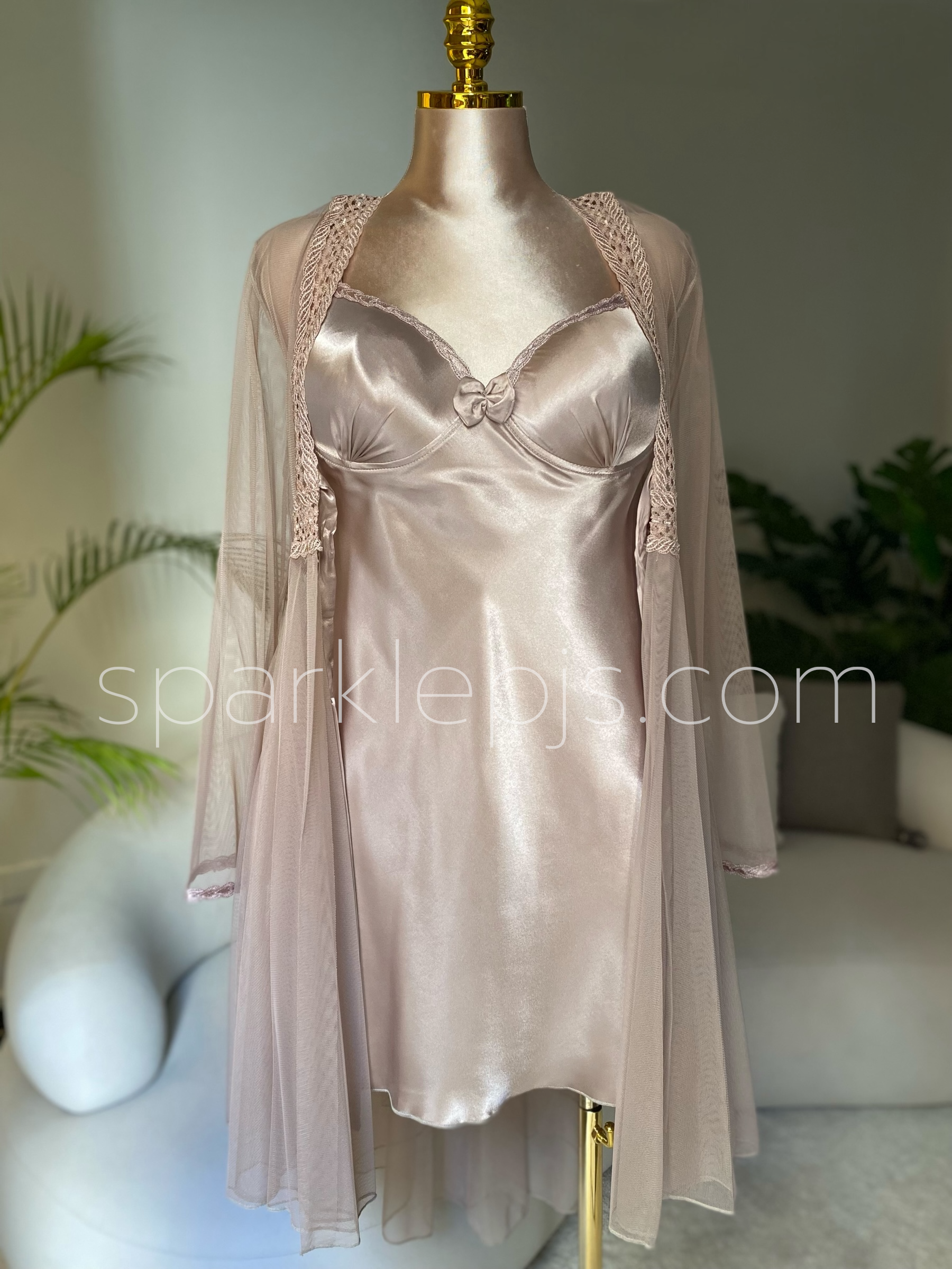 Raffia-Trimmed Dream