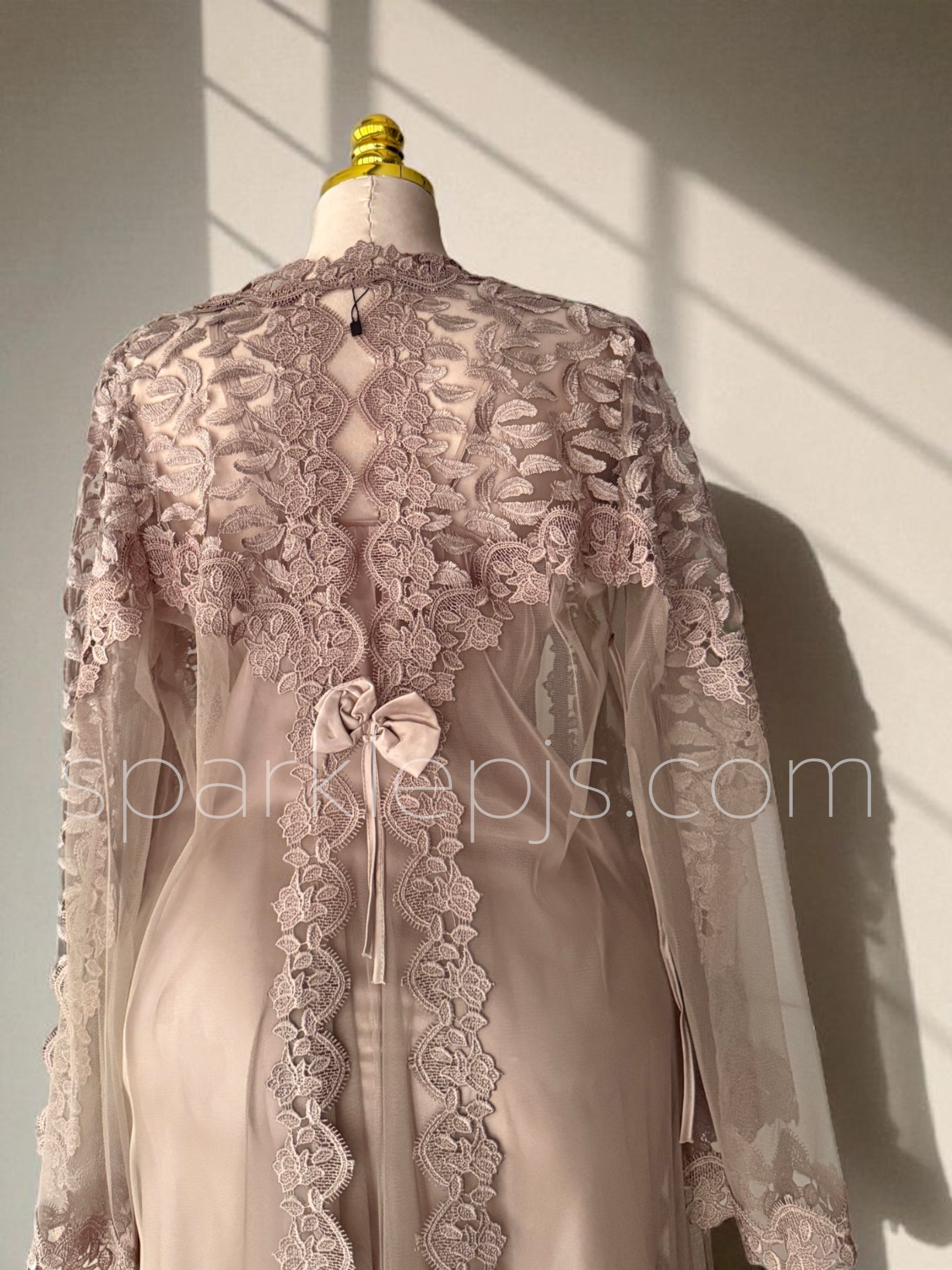 Opera Lenght Robe & Gown