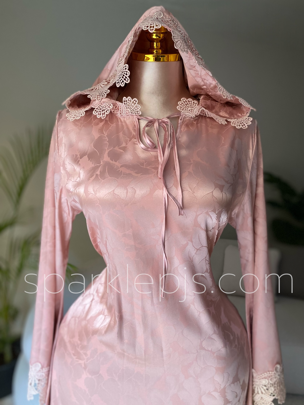 Satin Somnus Cloak