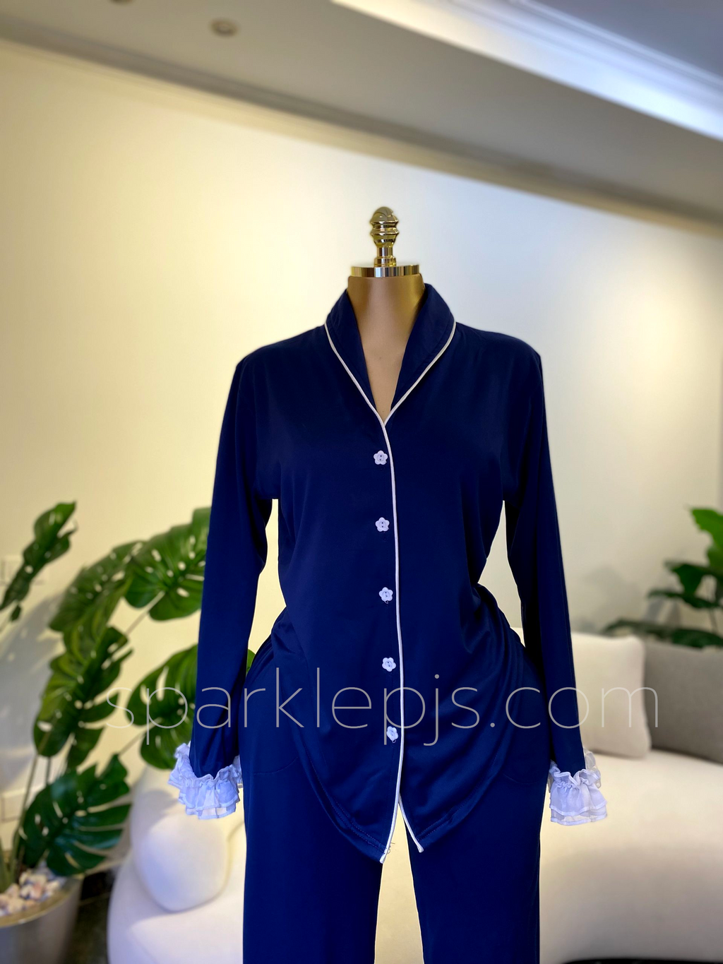 Classic Ruffle Lounge Set