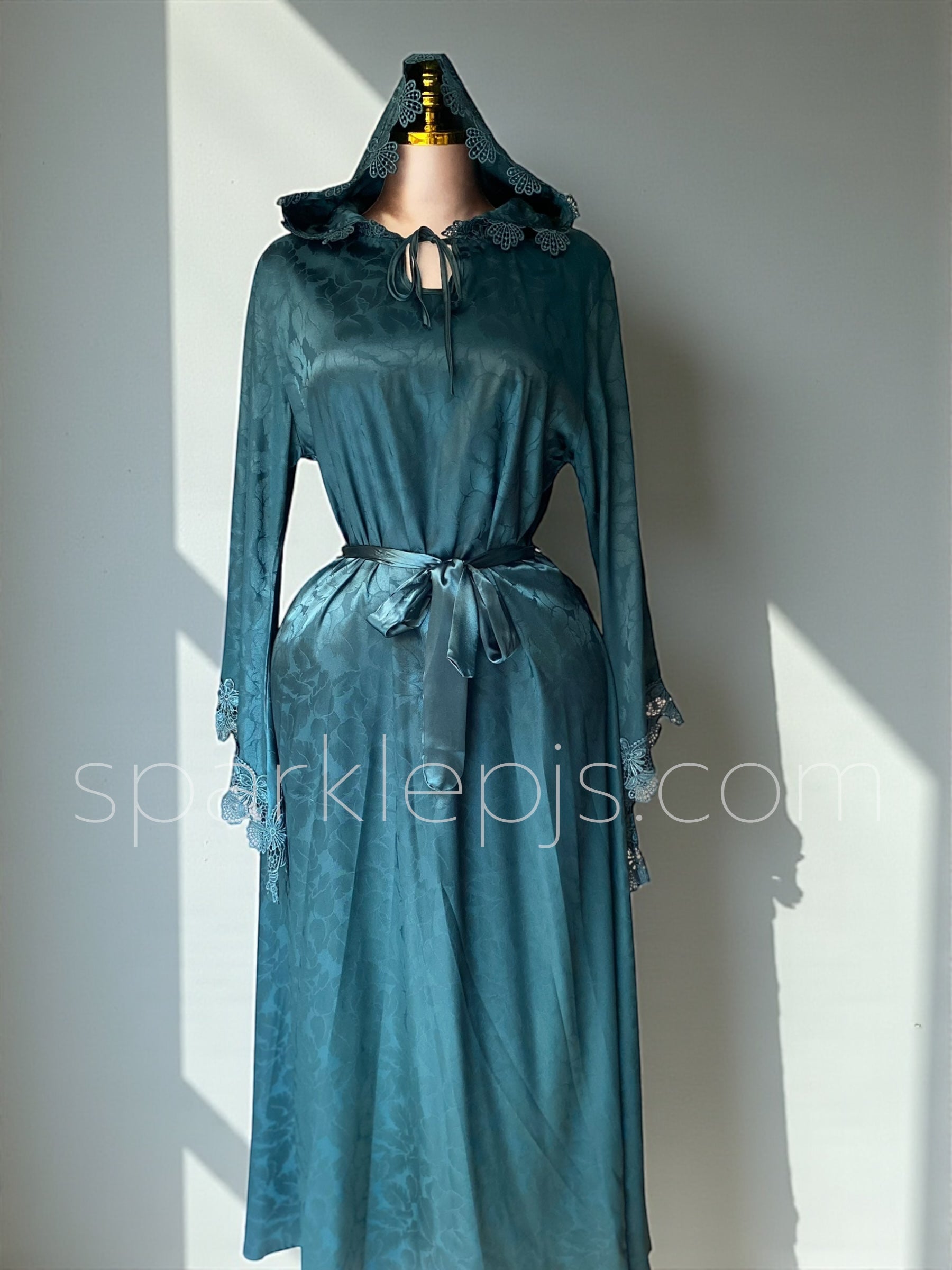 Satin Somnus Cloak